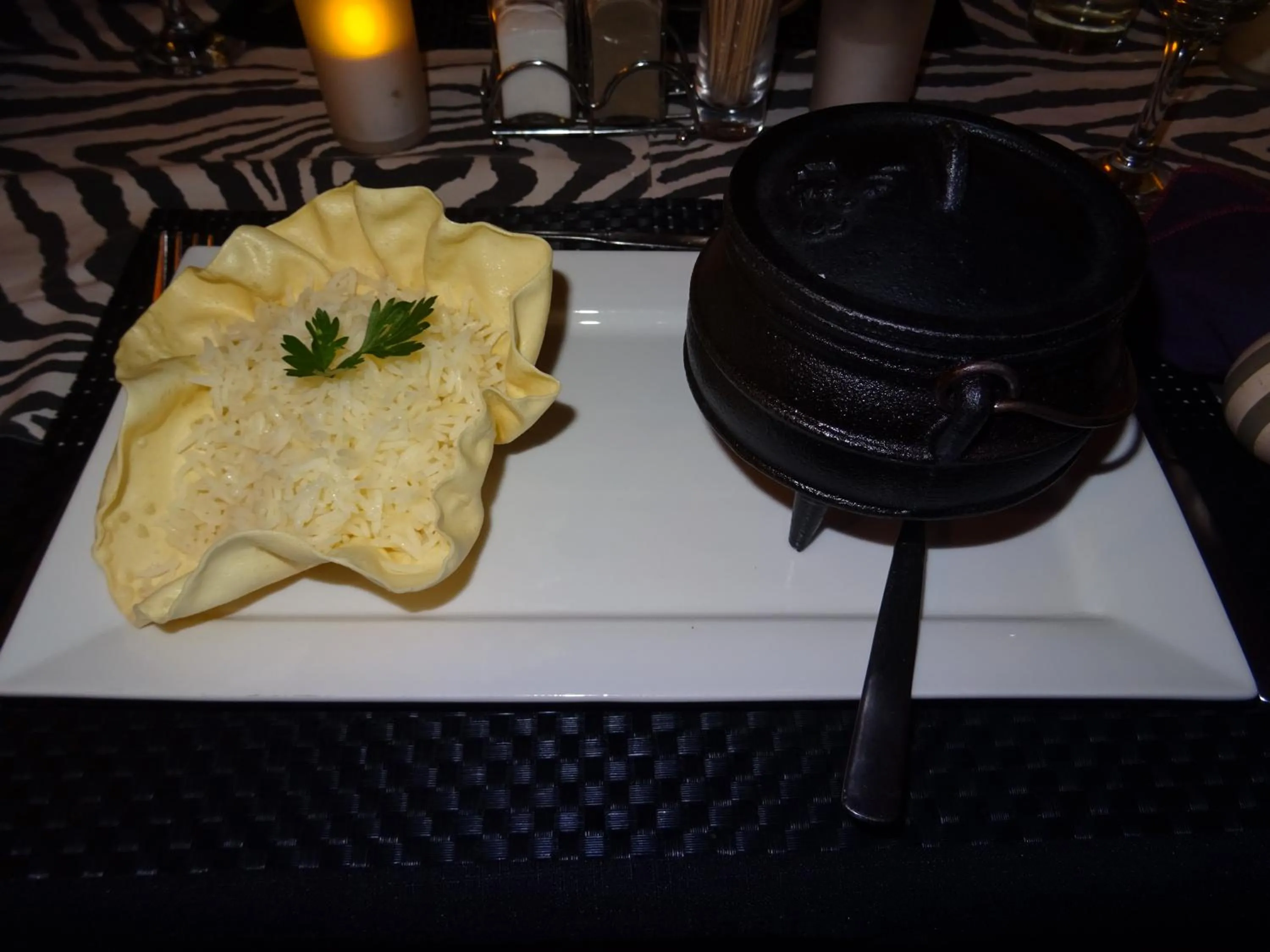 Restaurant/places to eat in Acra-Retreat Mountain View Lodge