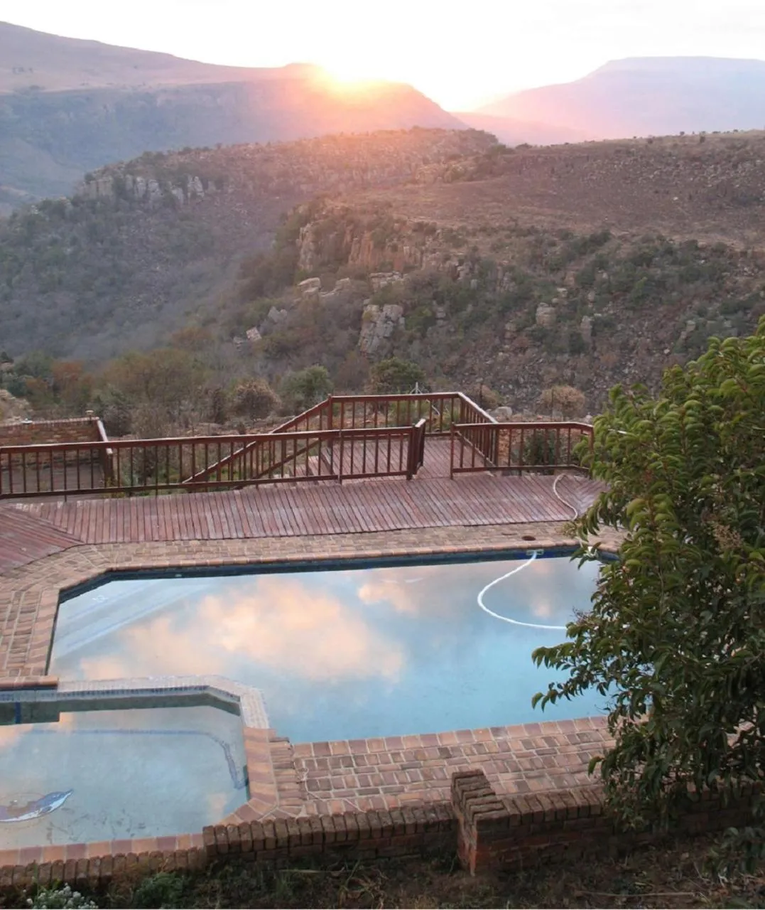 Swimming pool in Acra-Retreat Mountain View Lodge