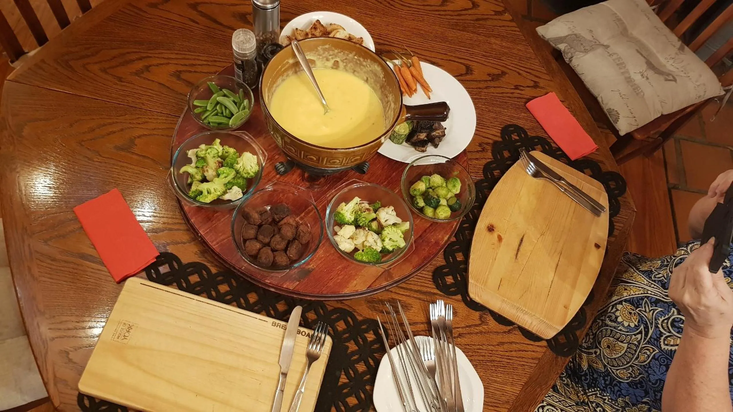 Restaurant/places to eat in Acra-Retreat Mountain View Lodge