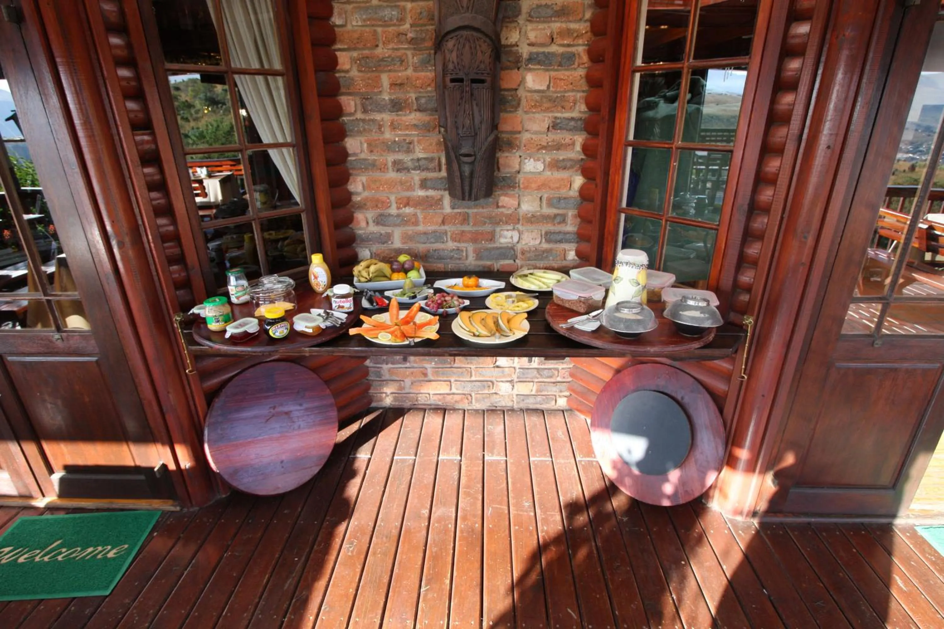Patio in Acra-Retreat Mountain View Lodge