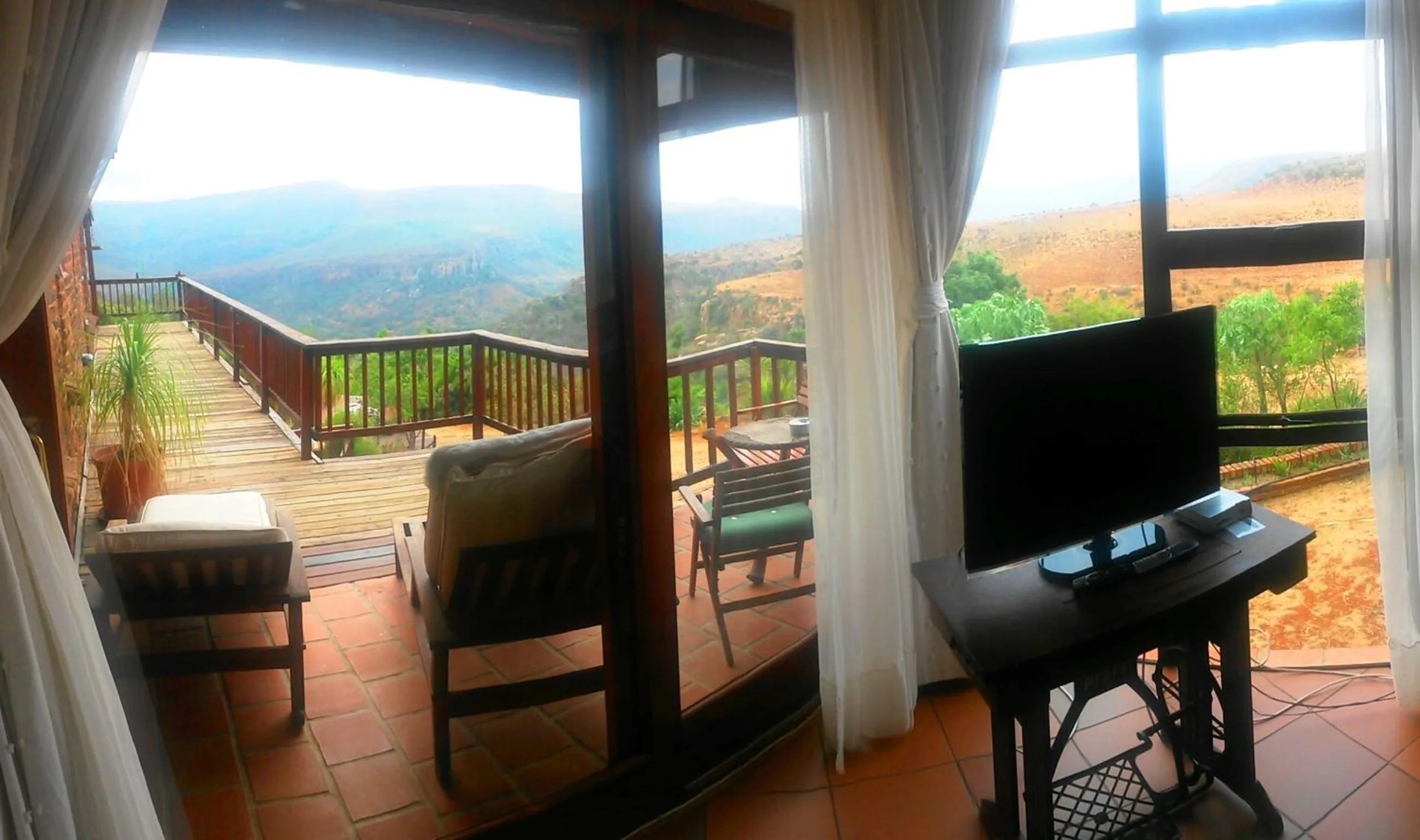 Balcony/Terrace in Acra-Retreat Mountain View Lodge