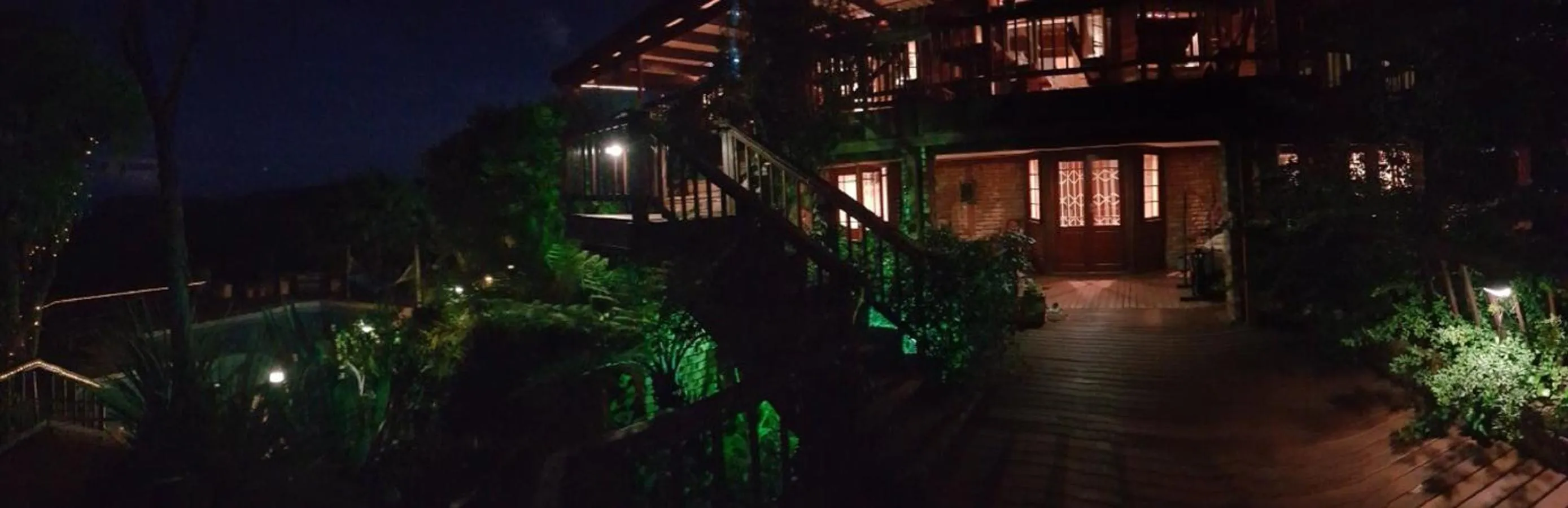 Night in Acra-Retreat Mountain View Lodge
