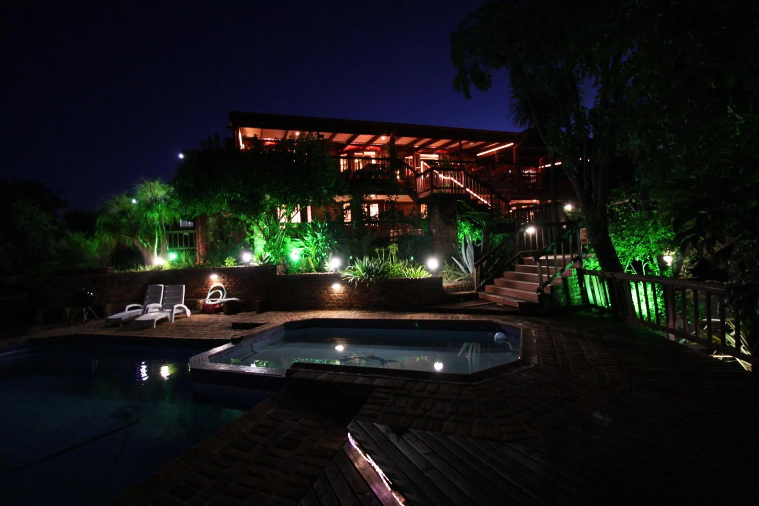 Night in Acra-Retreat Mountain View Lodge
