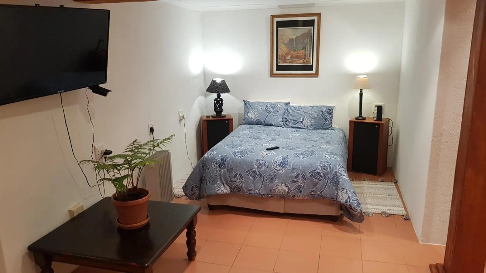 Bed in Acra-Retreat Mountain View Lodge