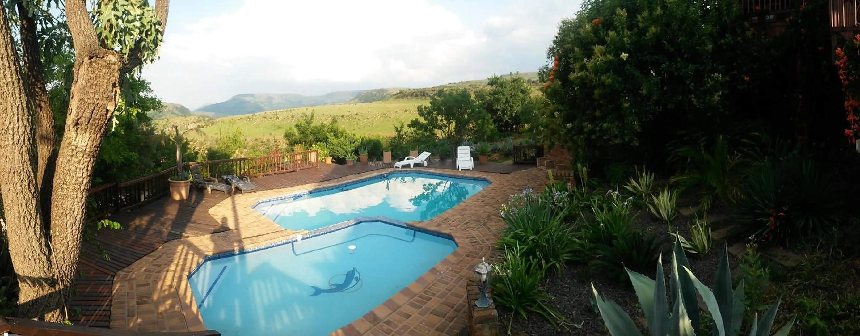 Swimming pool in Acra-Retreat Mountain View Lodge