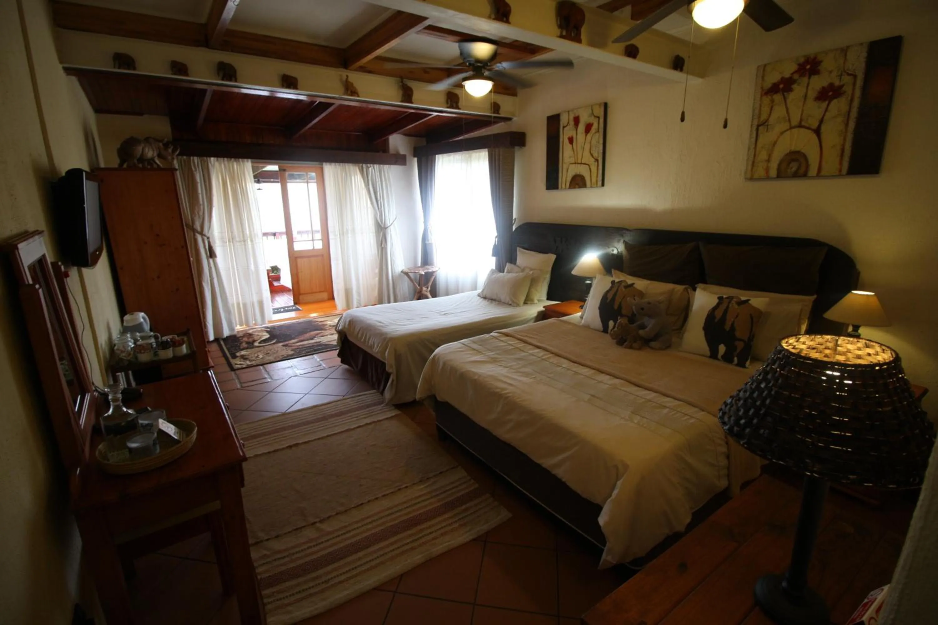Bed in Acra-Retreat Mountain View Lodge