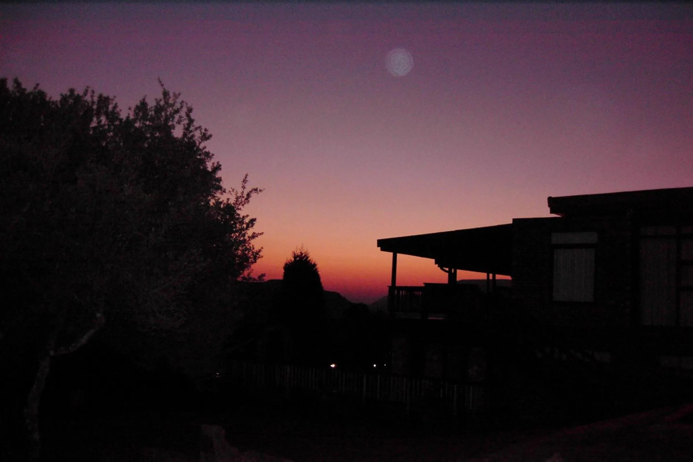 Night in Acra-Retreat Mountain View Lodge