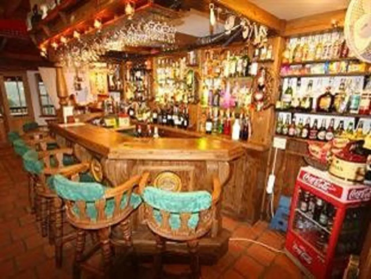 Lounge or bar in Acra-Retreat Mountain View Lodge
