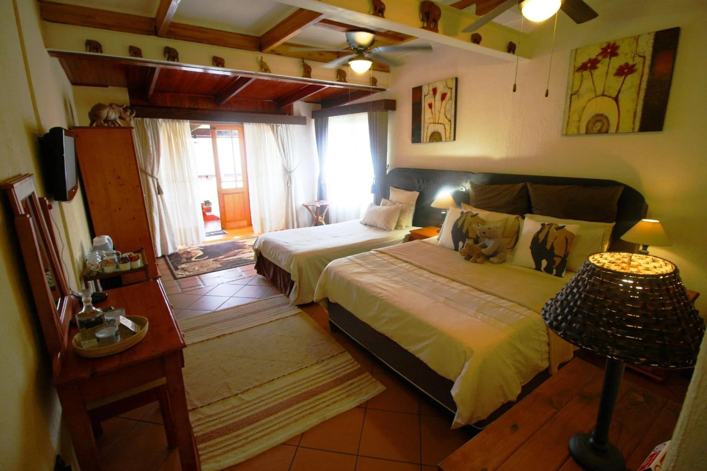 Bed in Acra-Retreat Mountain View Lodge
