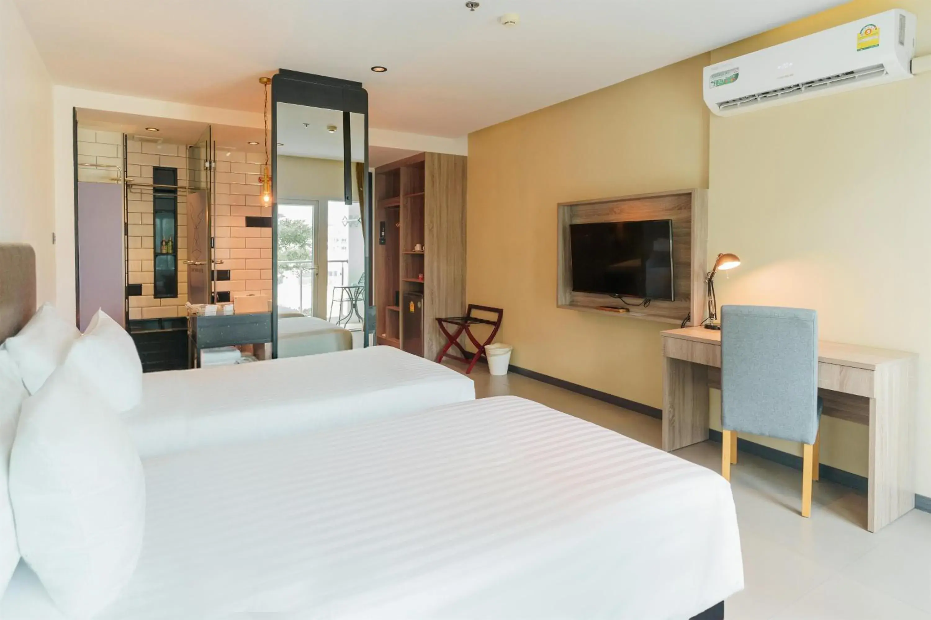 Bedroom, Bed in SureStay Plus by Best Western T Pattaya Bedroom, Bed in SureStay Plus by Best Western T Pattaya
