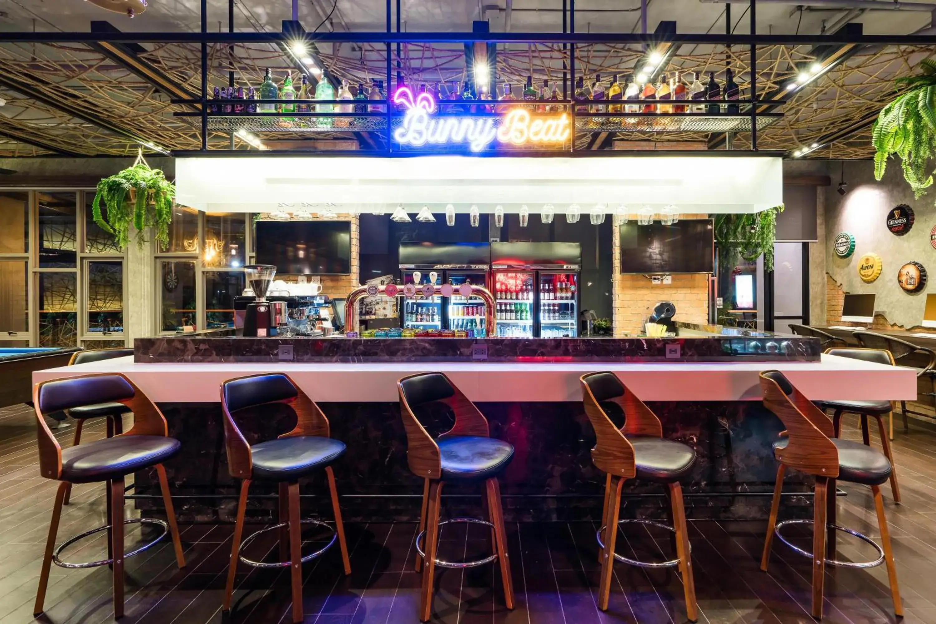 Lounge or bar in SureStay Plus by Best Western T Pattaya Lounge or bar in SureStay Plus by Best Western T Pattaya