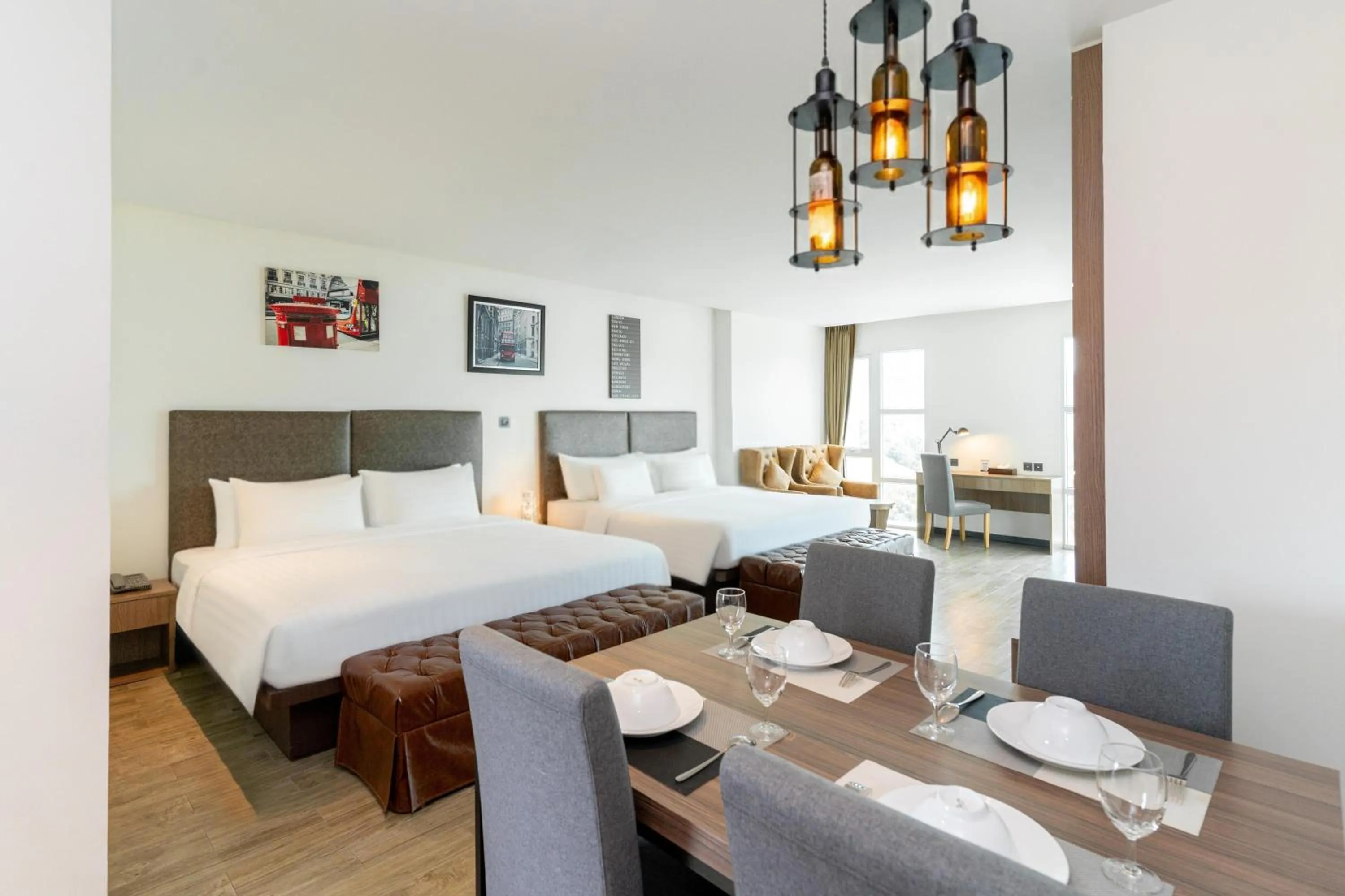 Photo of the whole room, Bed in SureStay Plus by Best Western T Pattaya