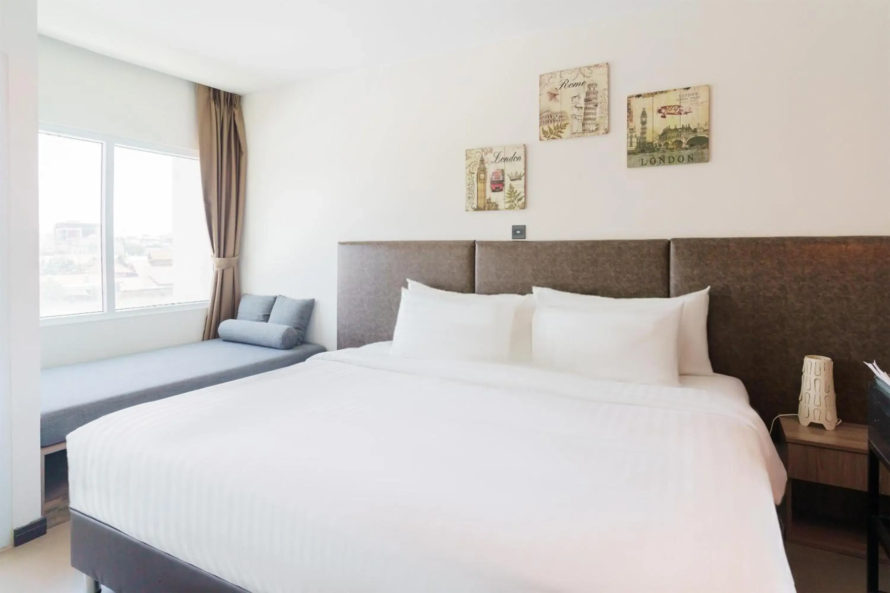 Bedroom, Bed in SureStay Plus by Best Western T Pattaya Bedroom, Bed in SureStay Plus by Best Western T Pattaya