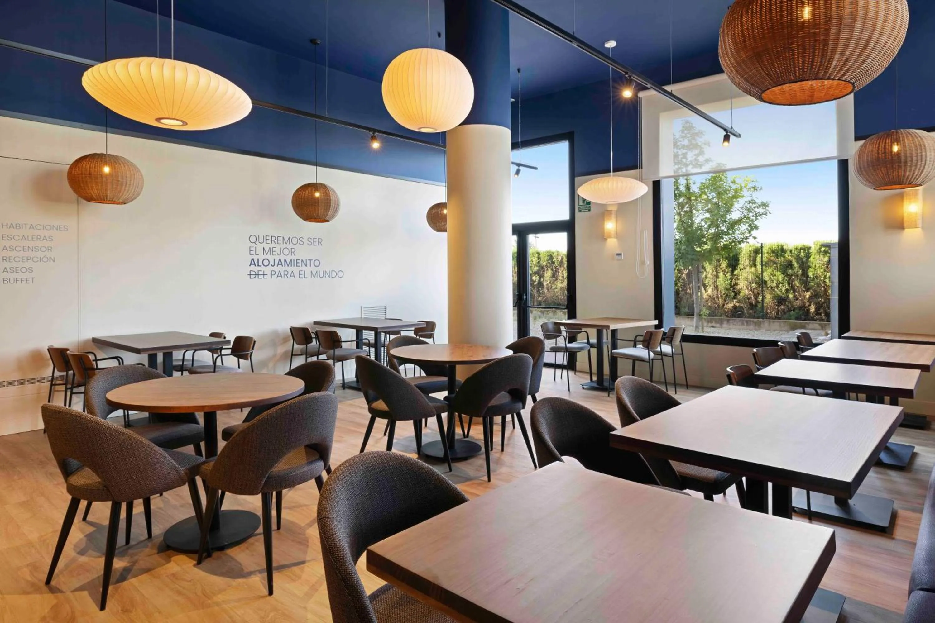 Restaurant/places to eat in B&B HOTEL Albacete