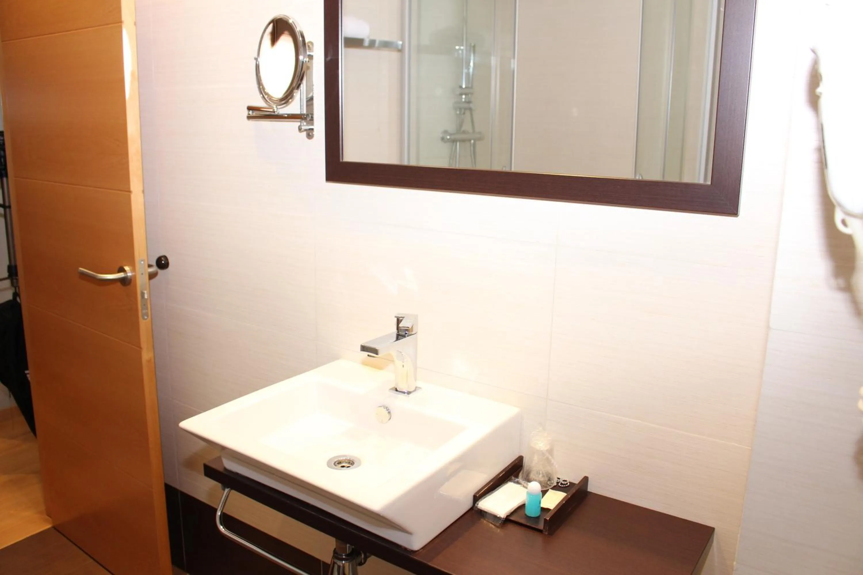 Bathroom in Hotel Ciutat d'Amposta