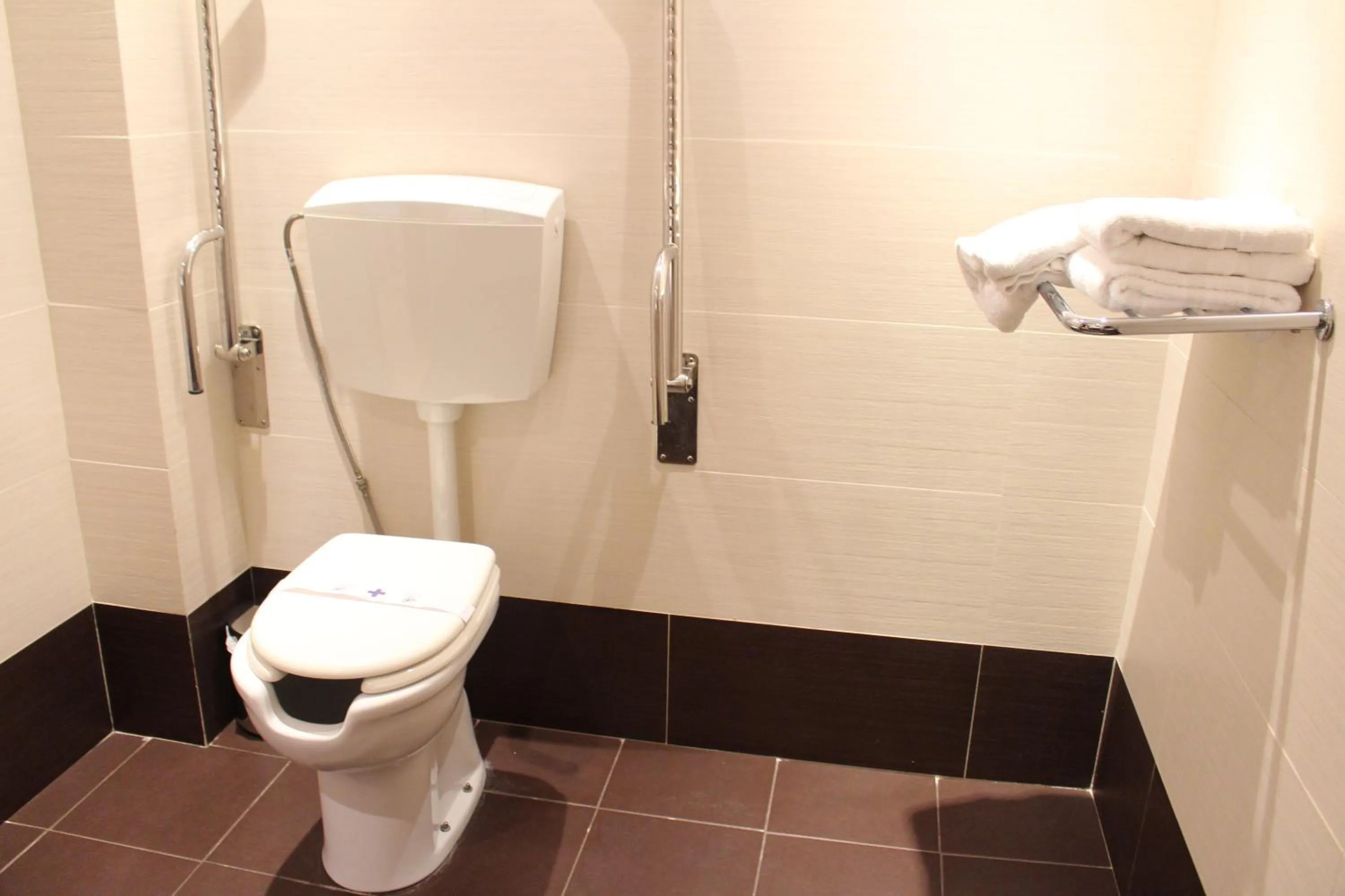 Bathroom in Hotel Ciutat d'Amposta