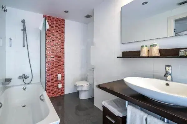 Twin Room in Hotel Spa La Central - Adults Only Twin Room in Hotel Spa La Central - Adults Only