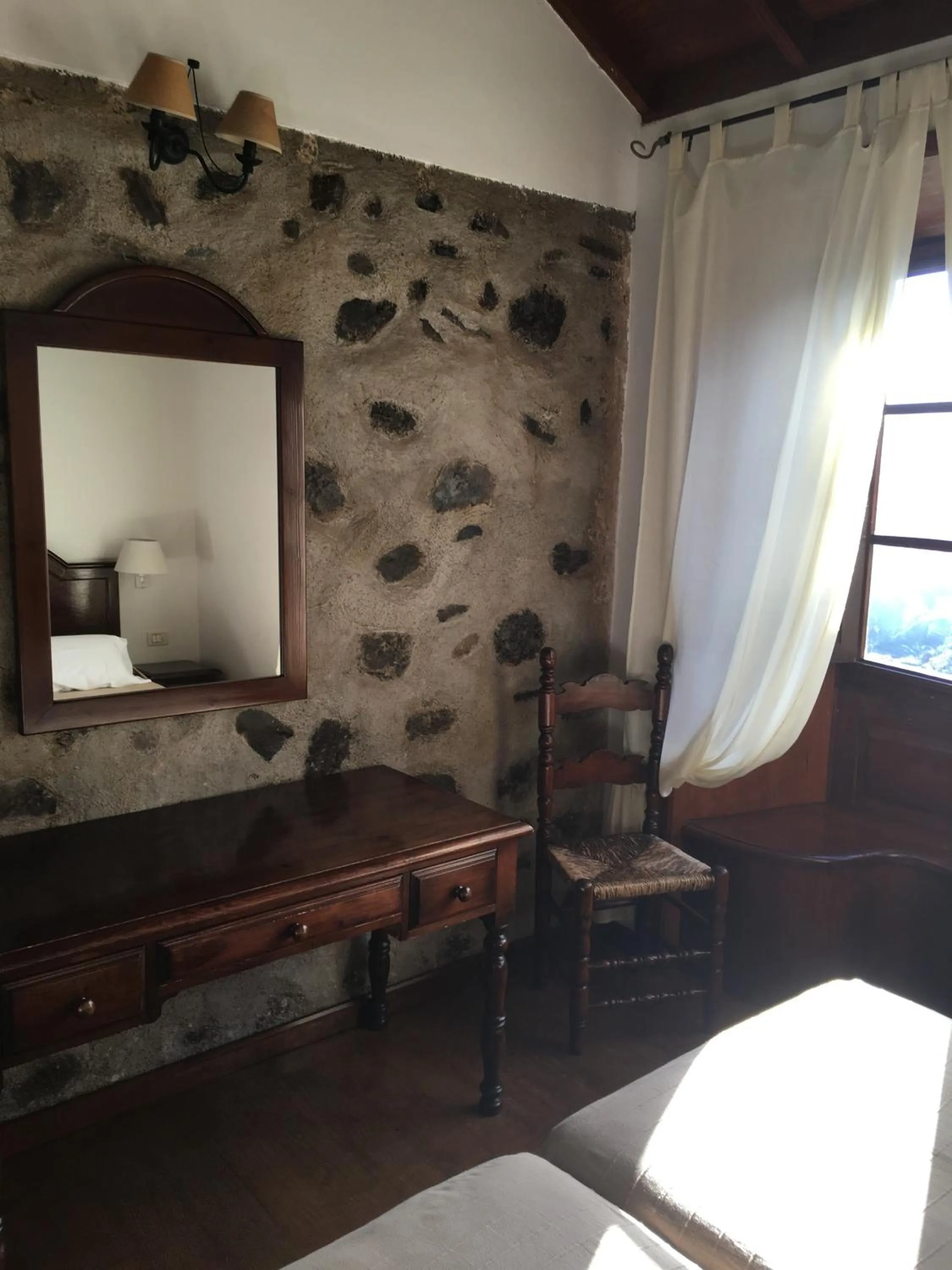 Decorative detail, Bed in Hotel Rural Ibo Alfaro - OFFLINE HOTEL