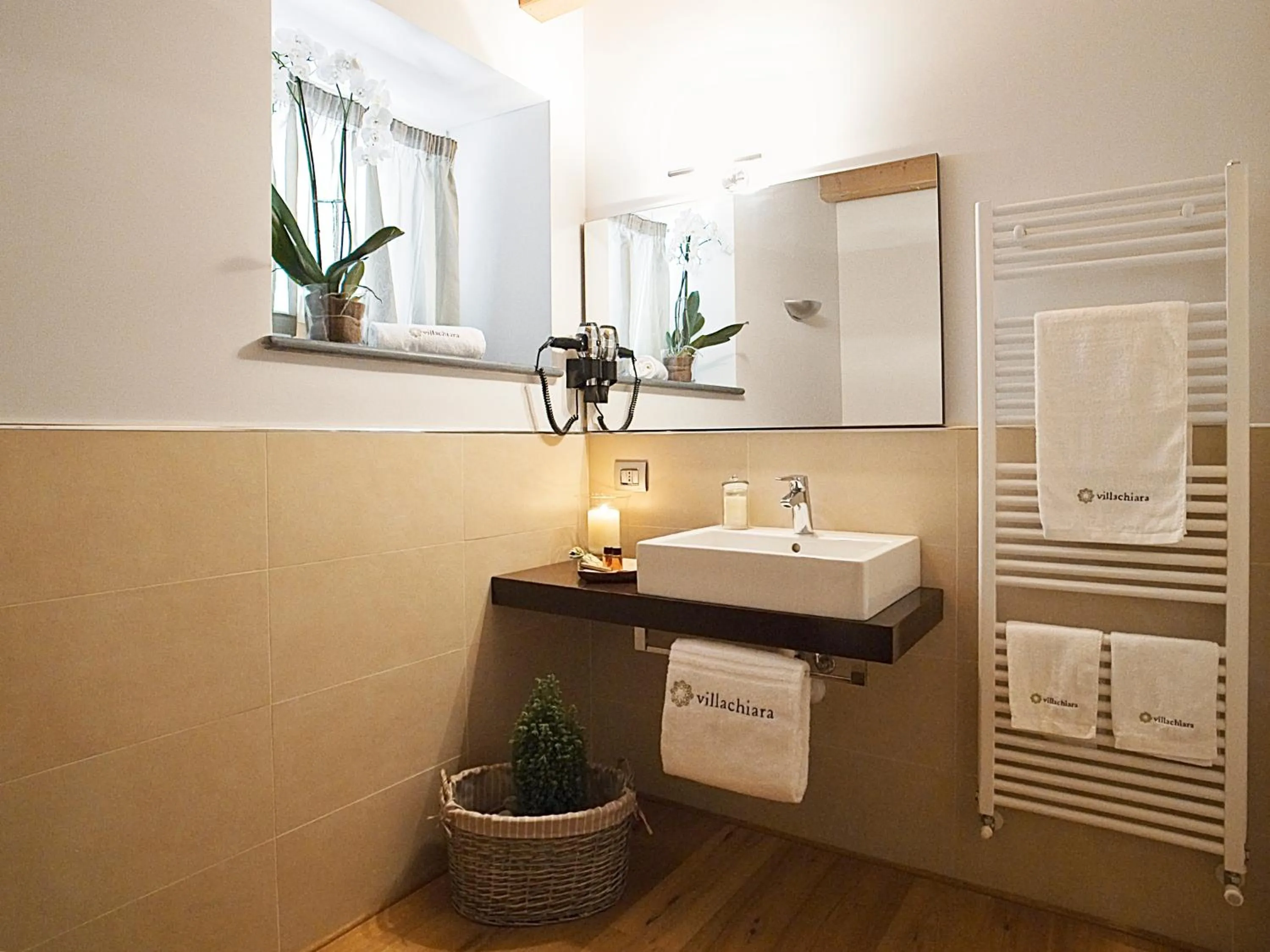 Bathroom in AR Mountains Lodge Villachiara