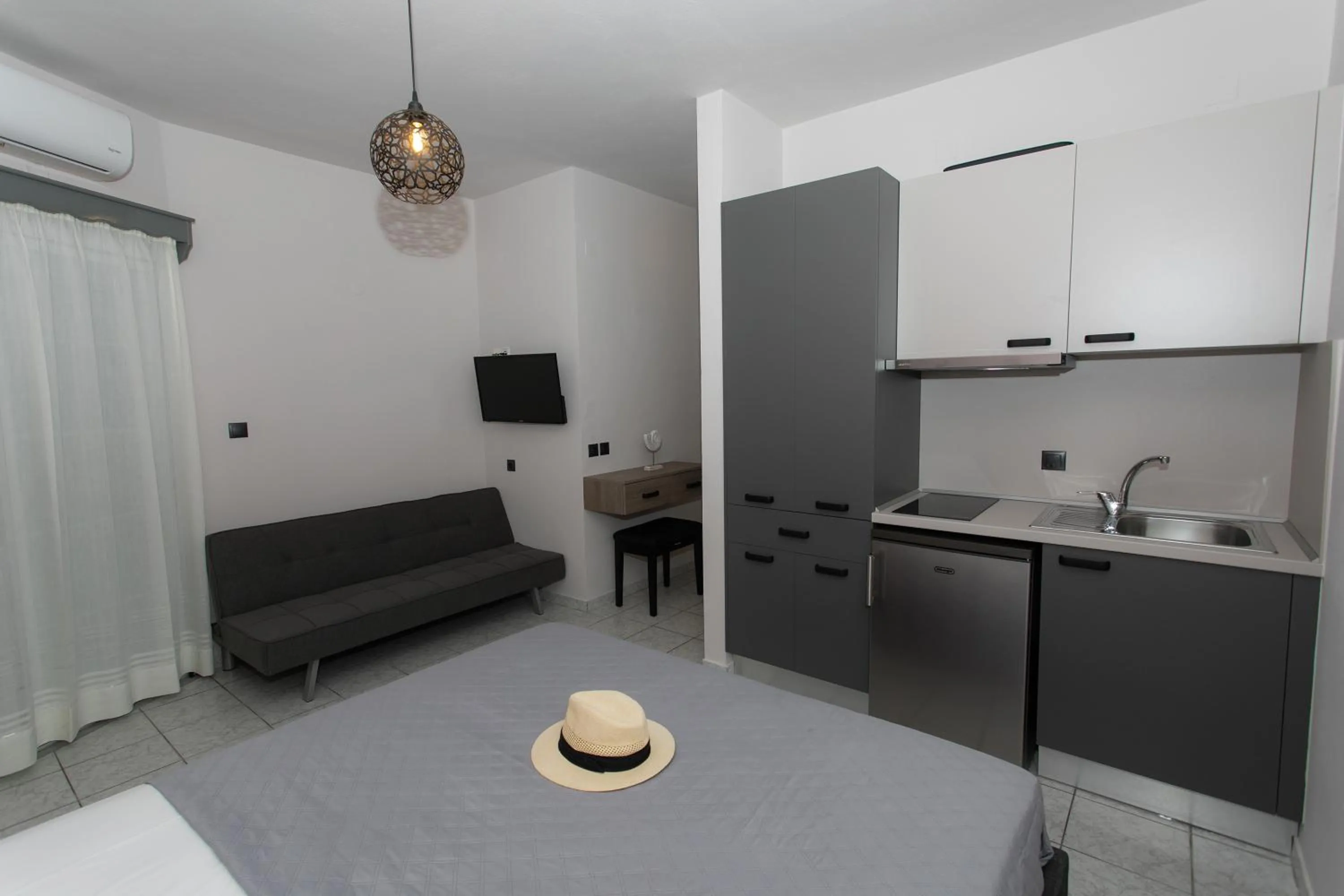 Bed in Corali Studios