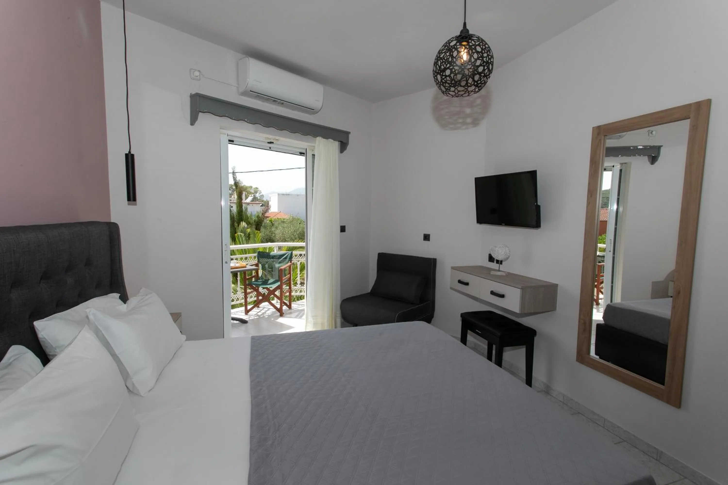 Bed in Corali Studios
