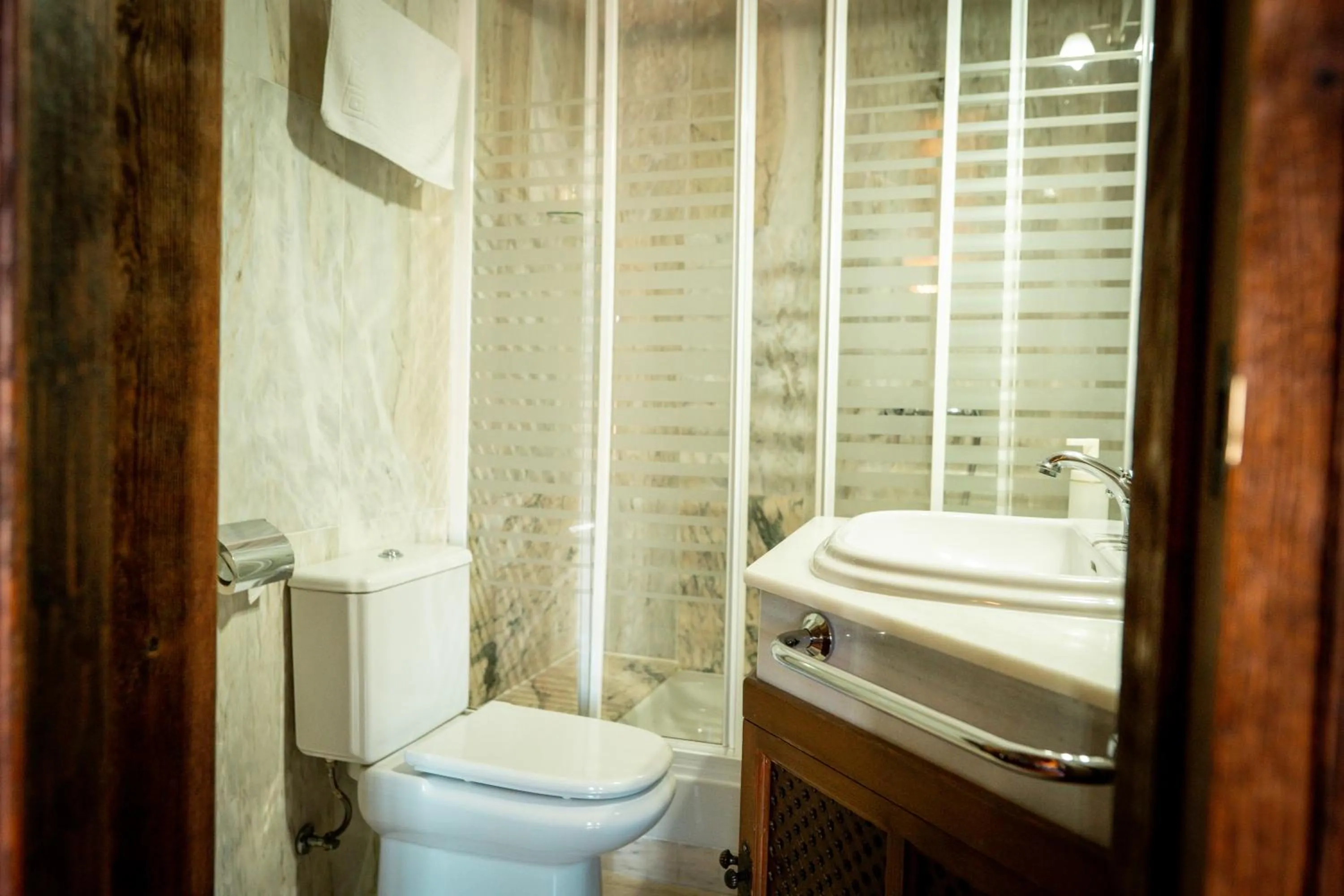 Shower in La Colegiata De Ronda