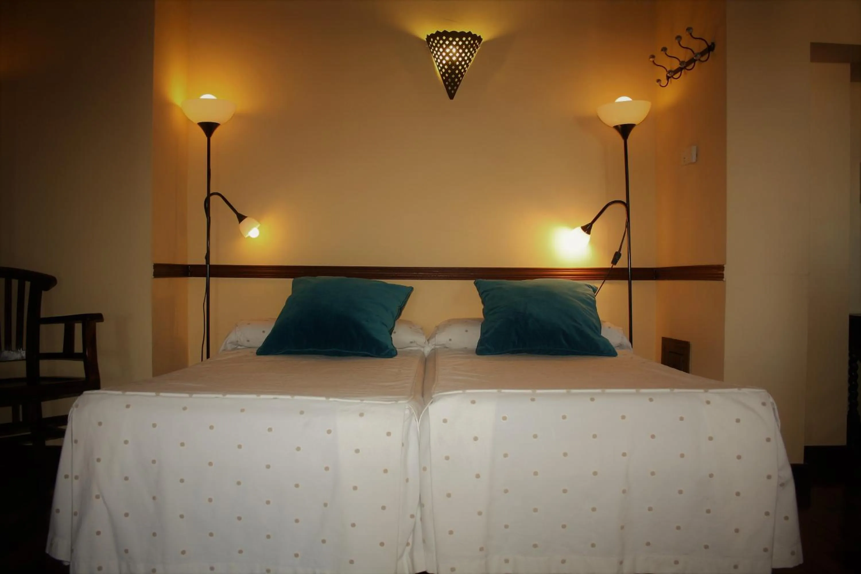 Photo of the whole room, Bed in La Colegiata De Ronda