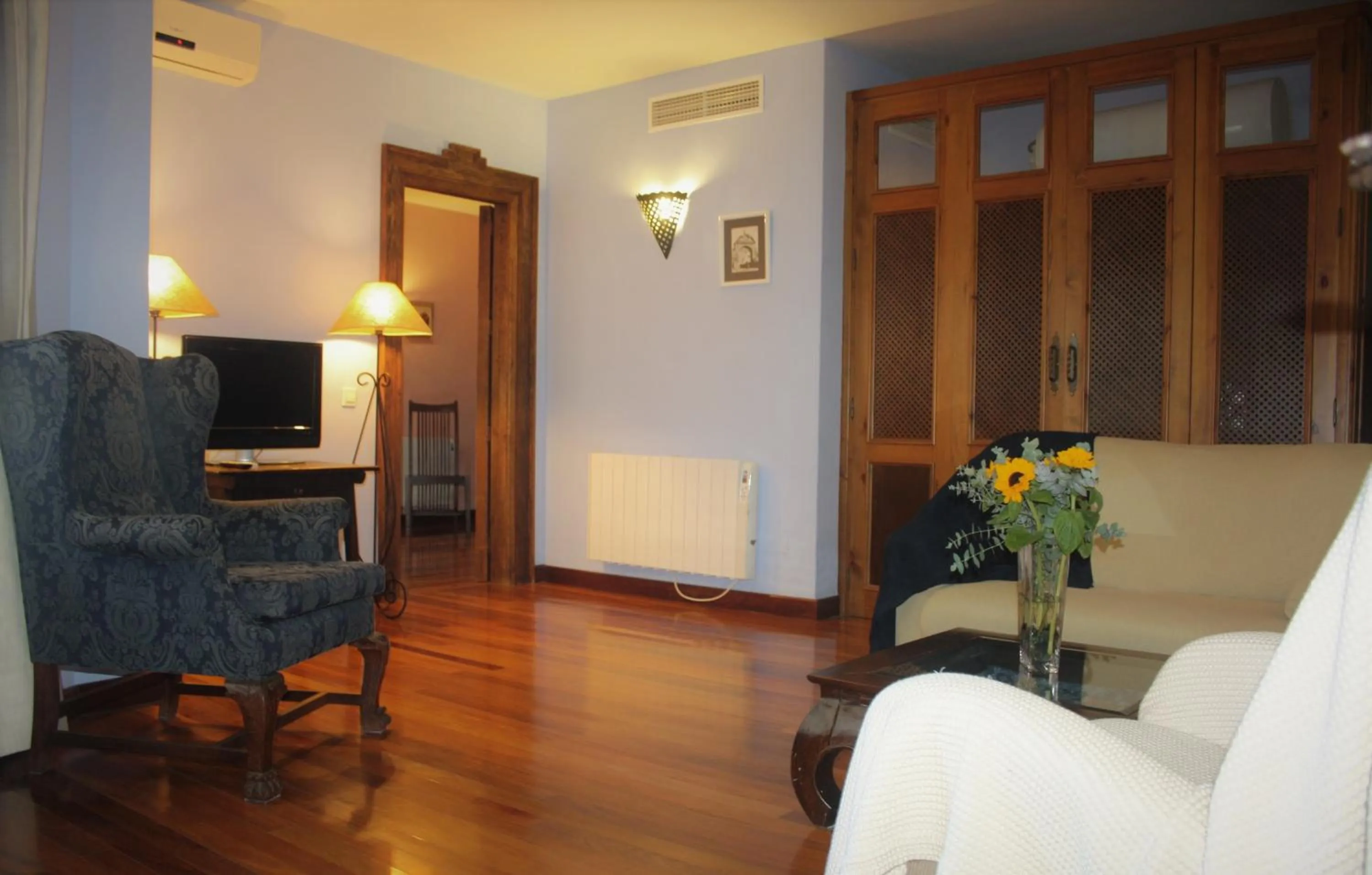 Communal lounge/ TV room in La Colegiata De Ronda