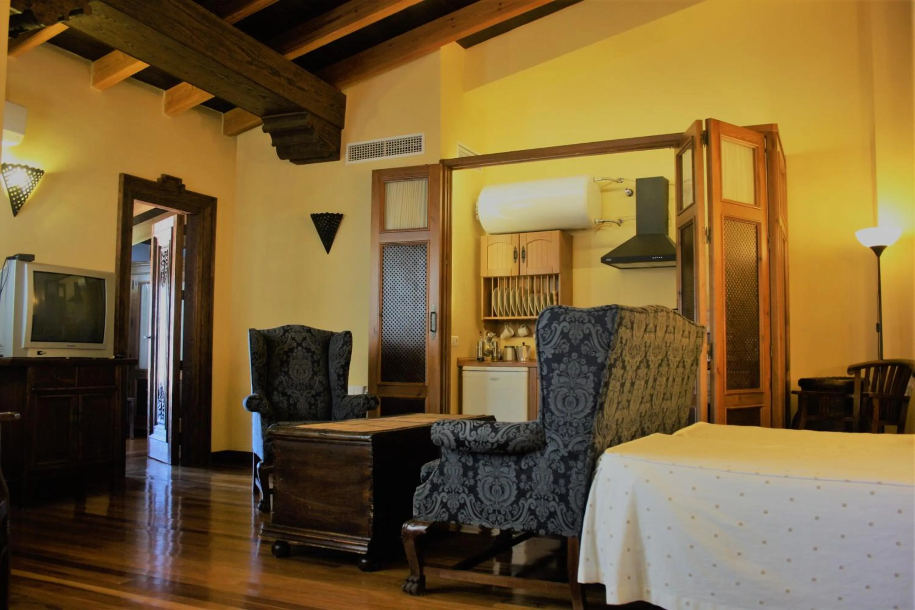 Living room, Bed in La Colegiata De Ronda