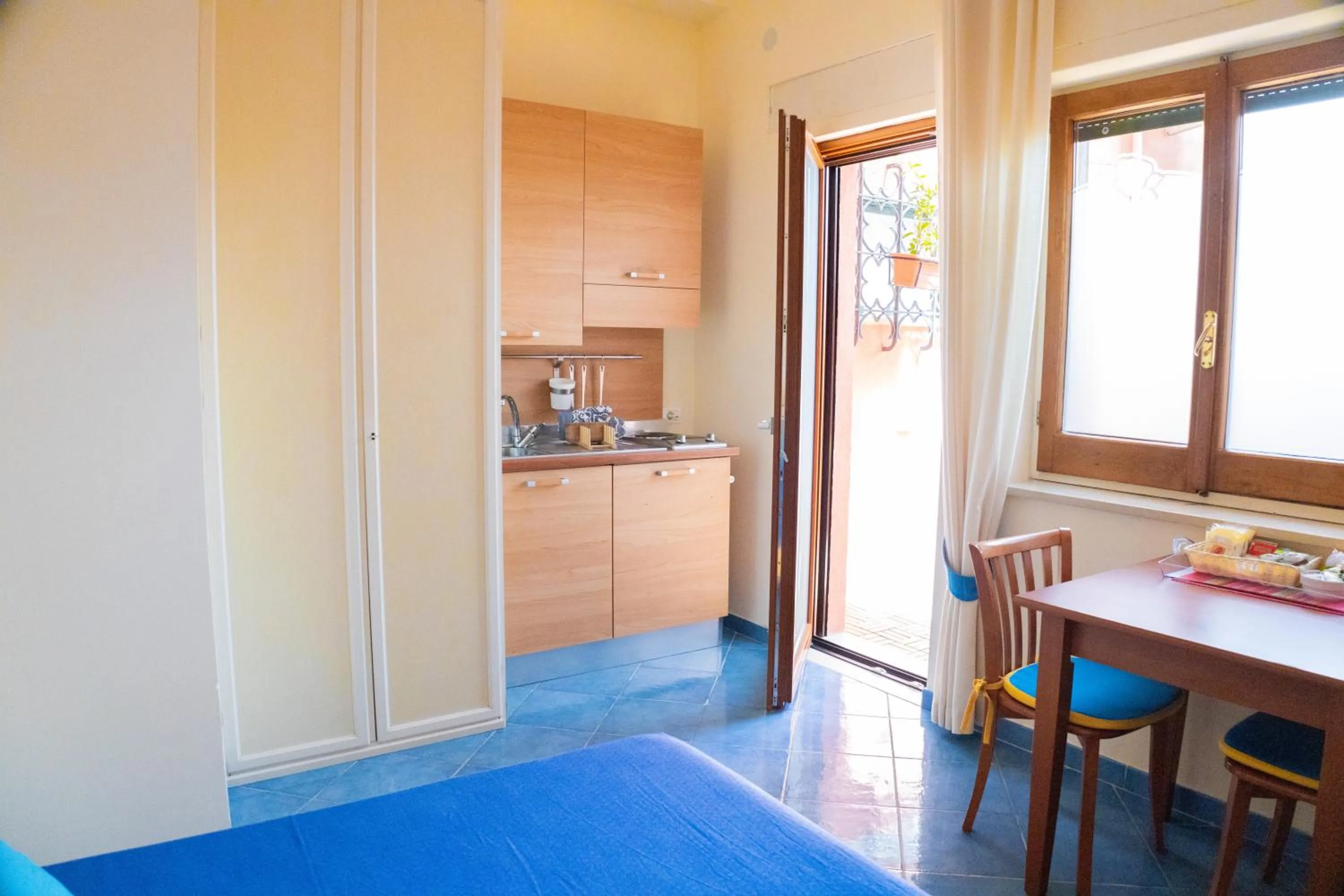 Kitchen or kitchenette in Villa Rosa Sorrento