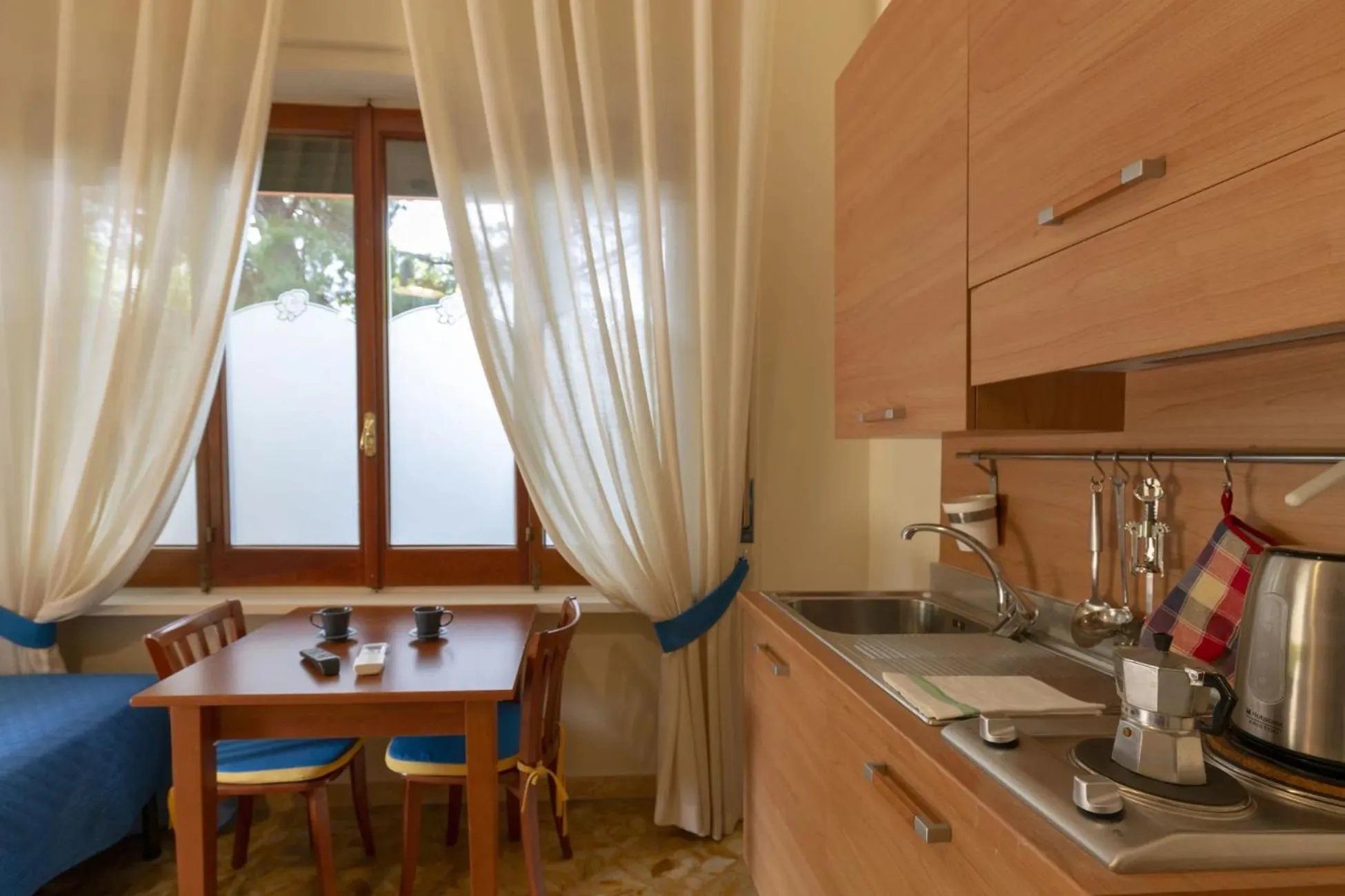 Kitchen or kitchenette in Villa Rosa Sorrento