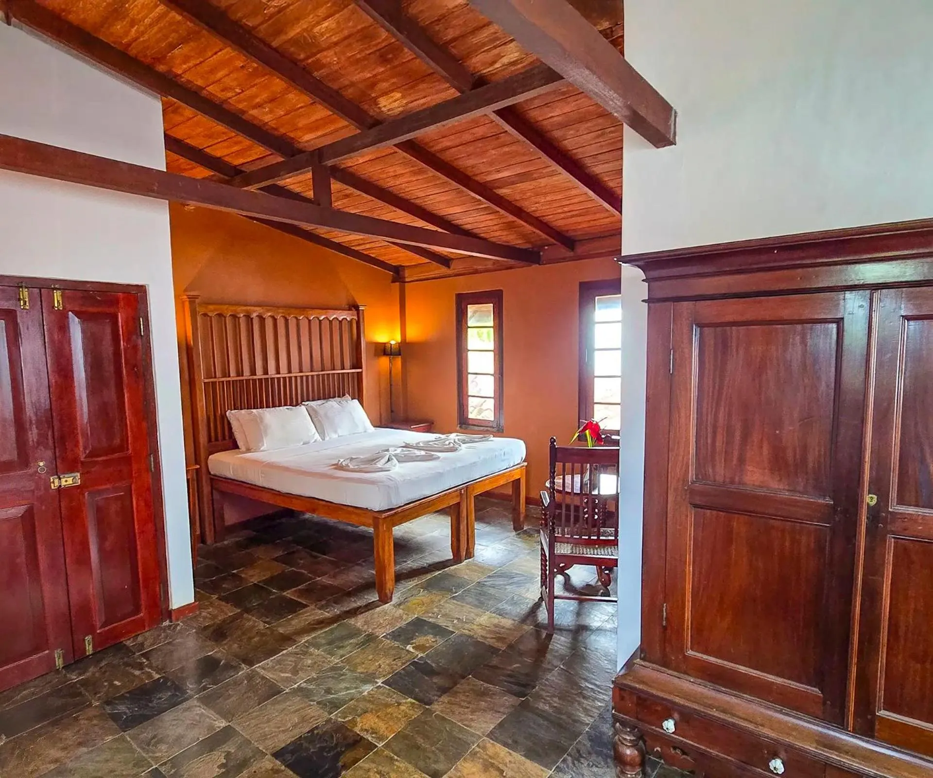 Deluxe Double Room with Sea View in Villa Kusum