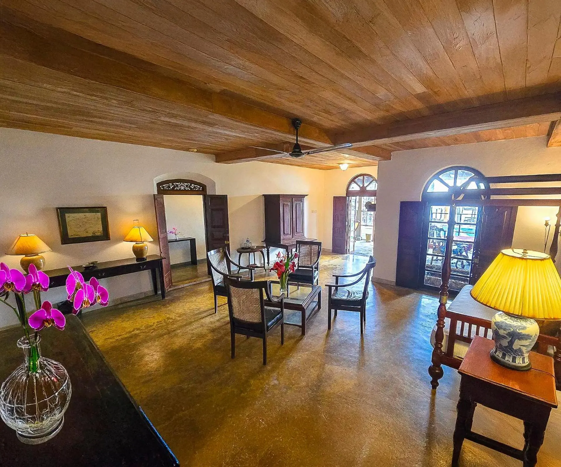 Family Room with Sea View in Villa Kusum