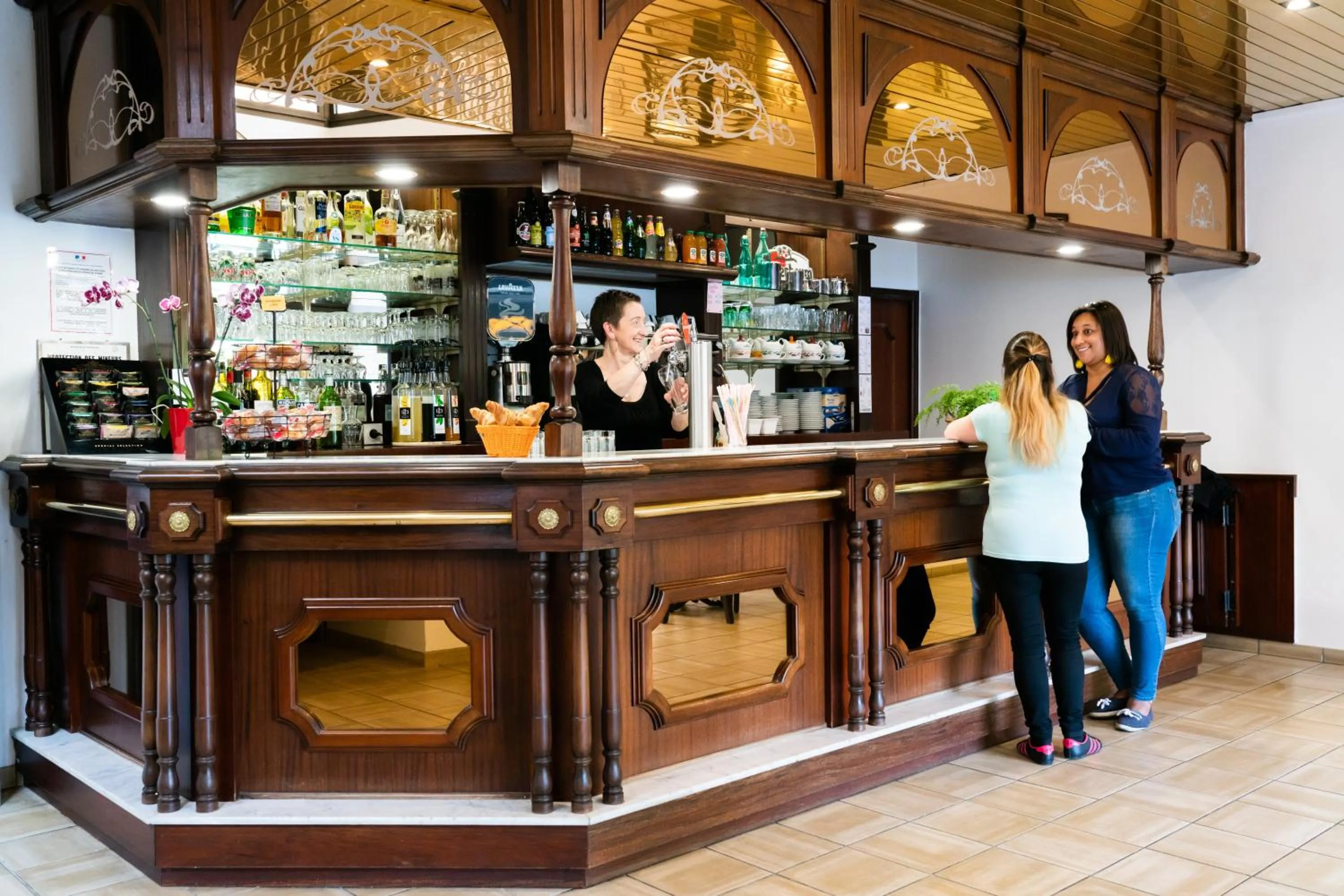 Lounge or bar in Hôtel Hélianthe