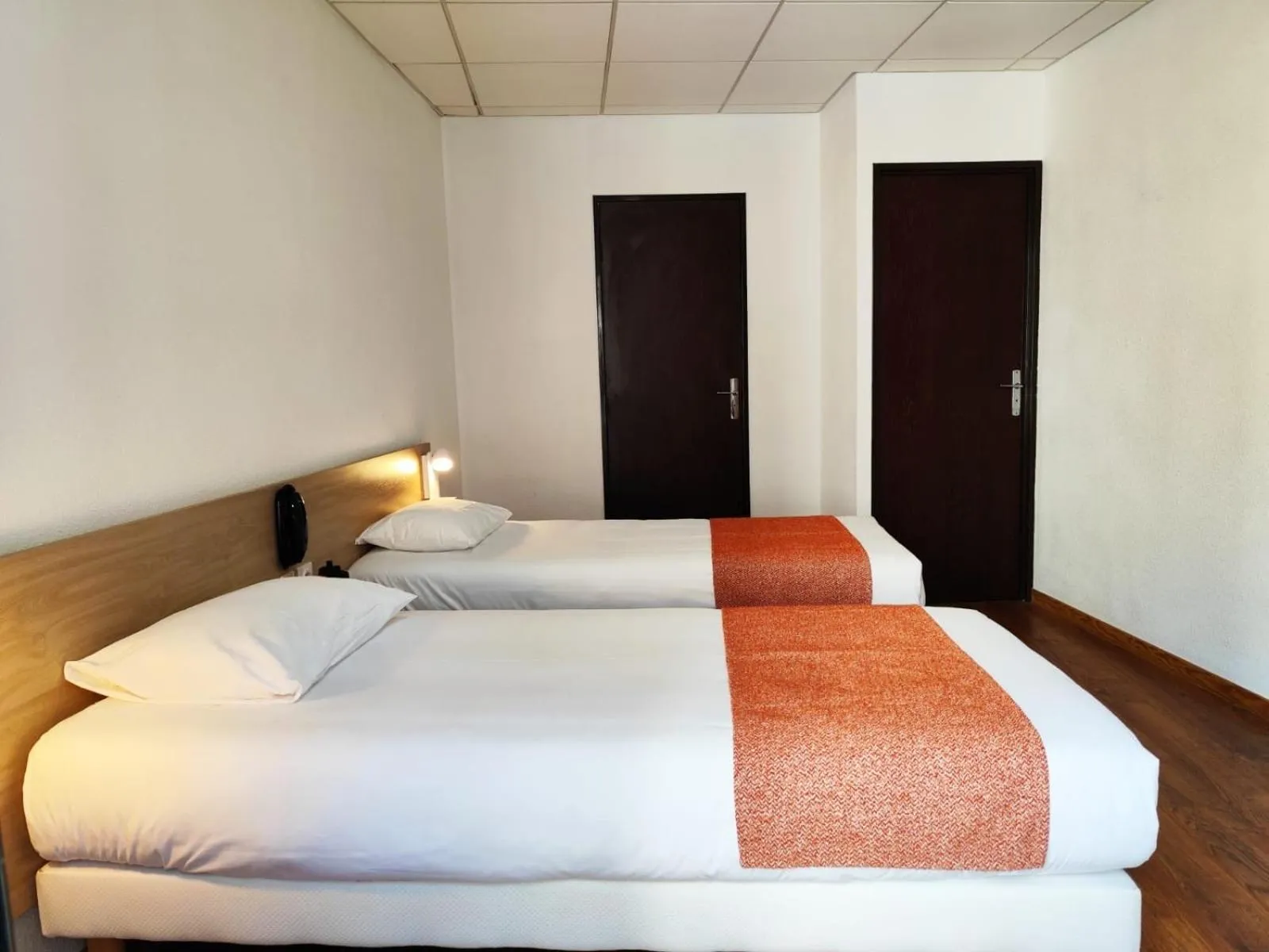 Photo of the whole room, Bed in Hôtel Hélianthe