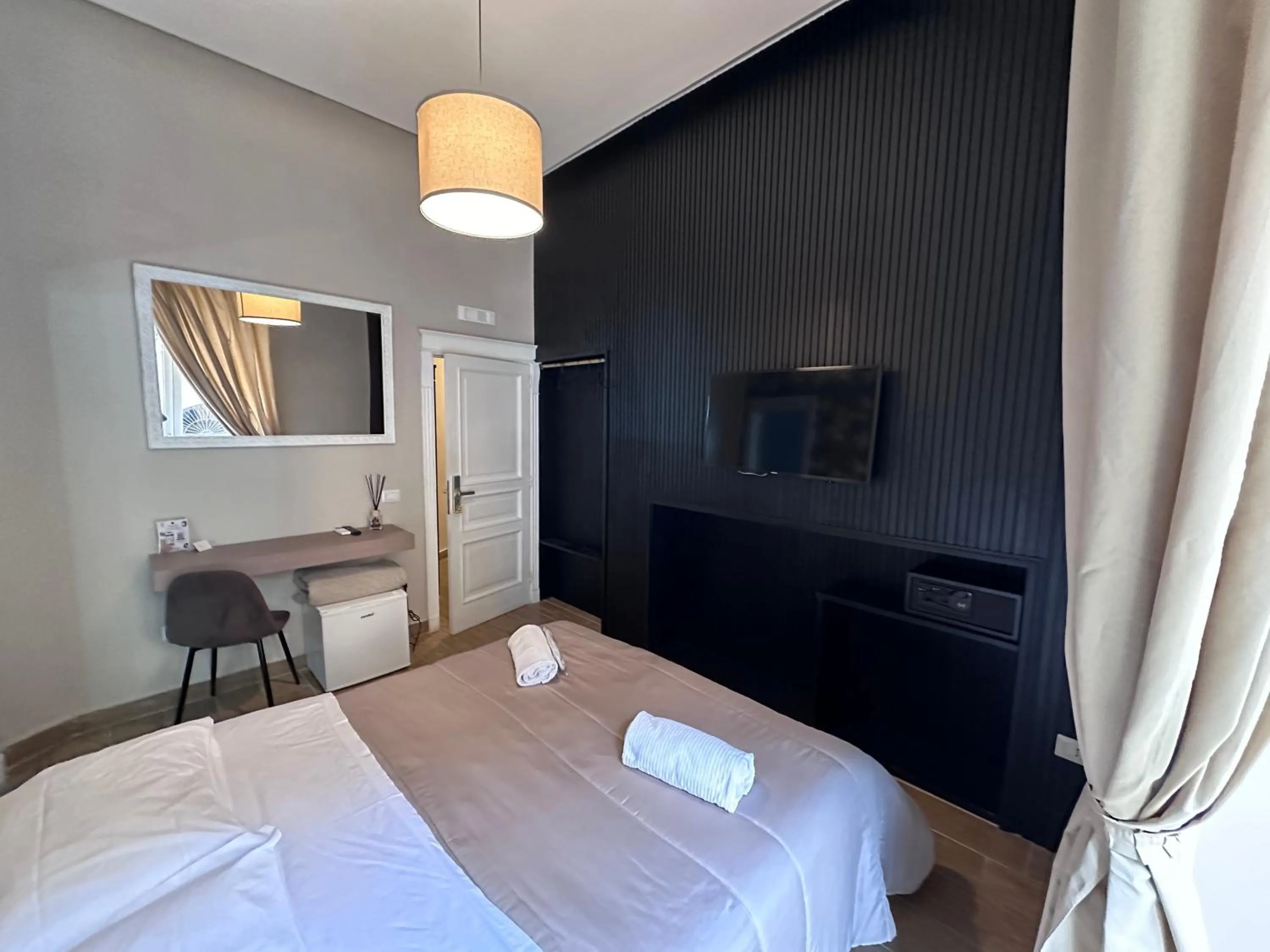 Parthenope Rooms