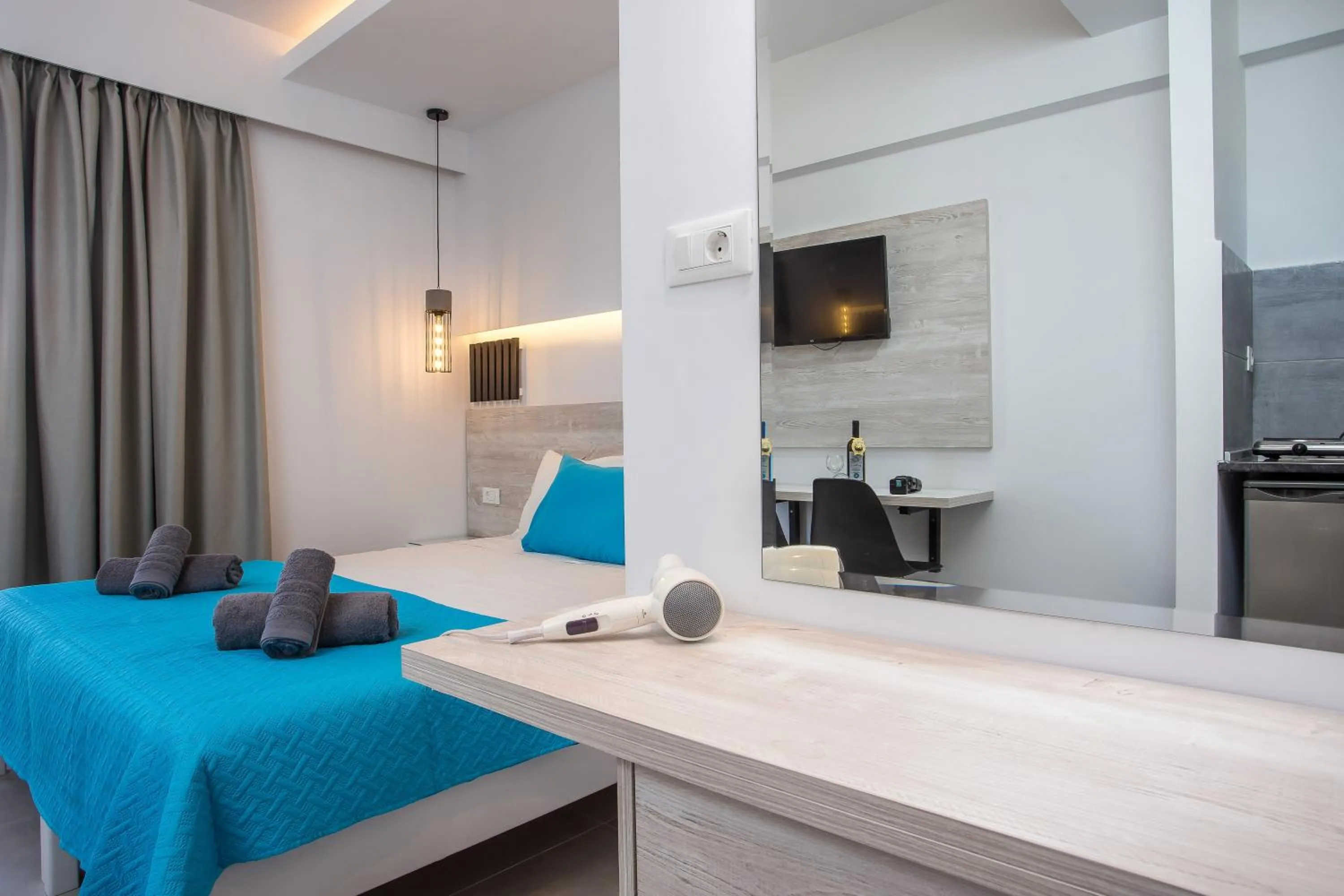 Bedroom, Bed in CasaStavris - Aparts & Pool Suites