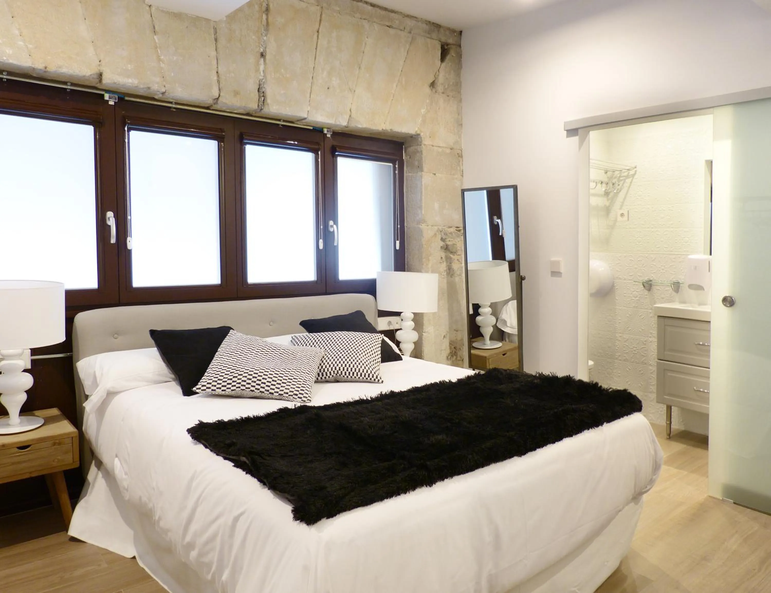 Photo of the whole room, Bed in Pensión Lo Bilbao