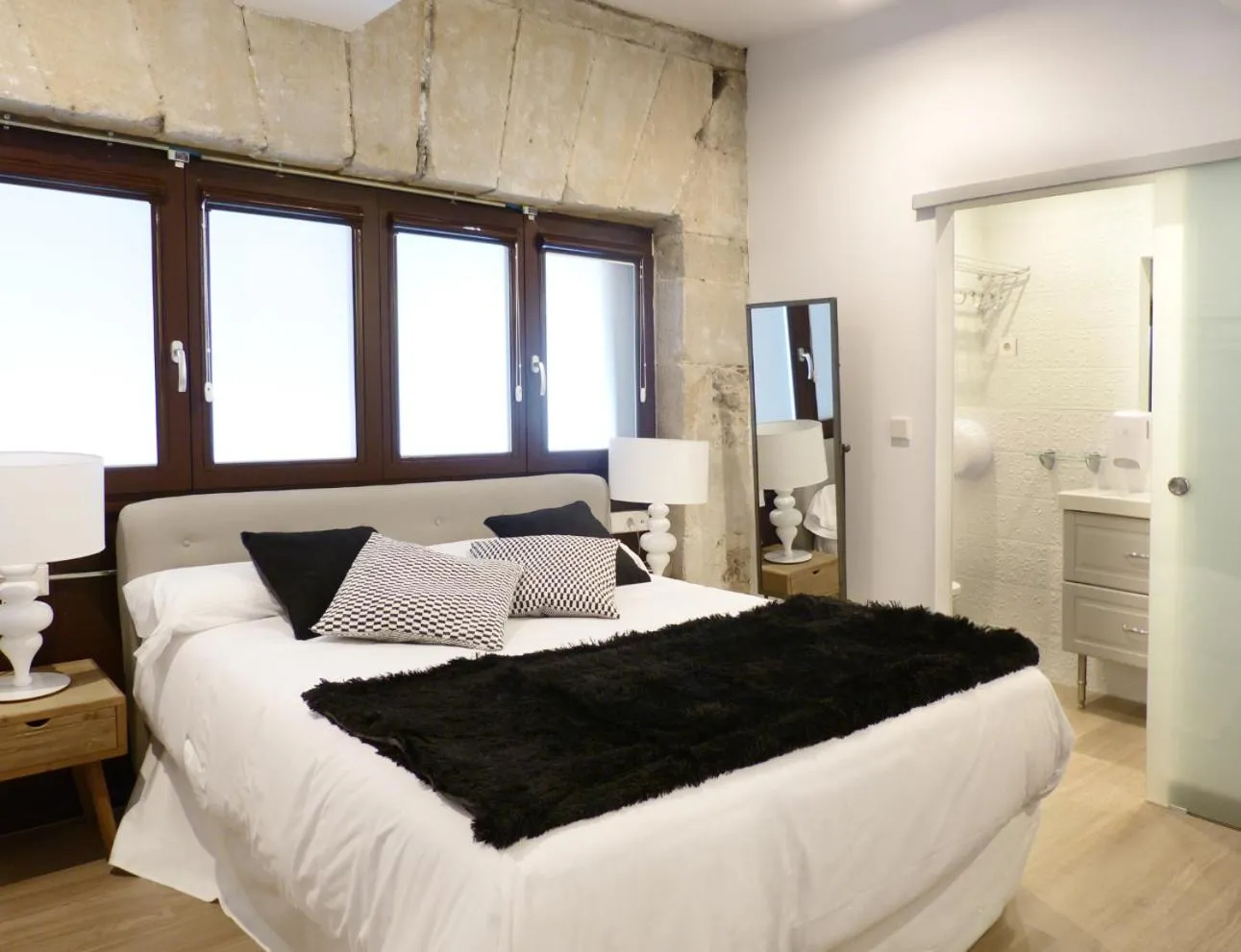 Photo of the whole room, Bed in Pensión Lo Bilbao