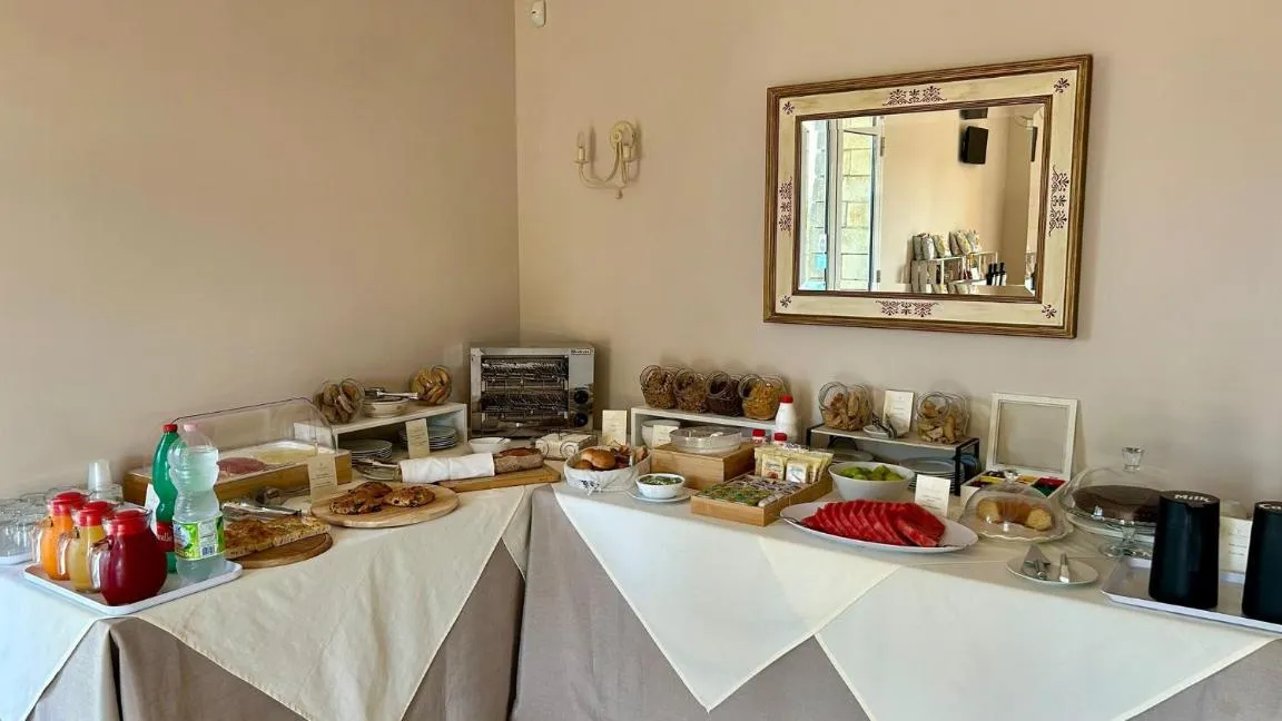 Breakfast in Tenuta Pigliano Hotel