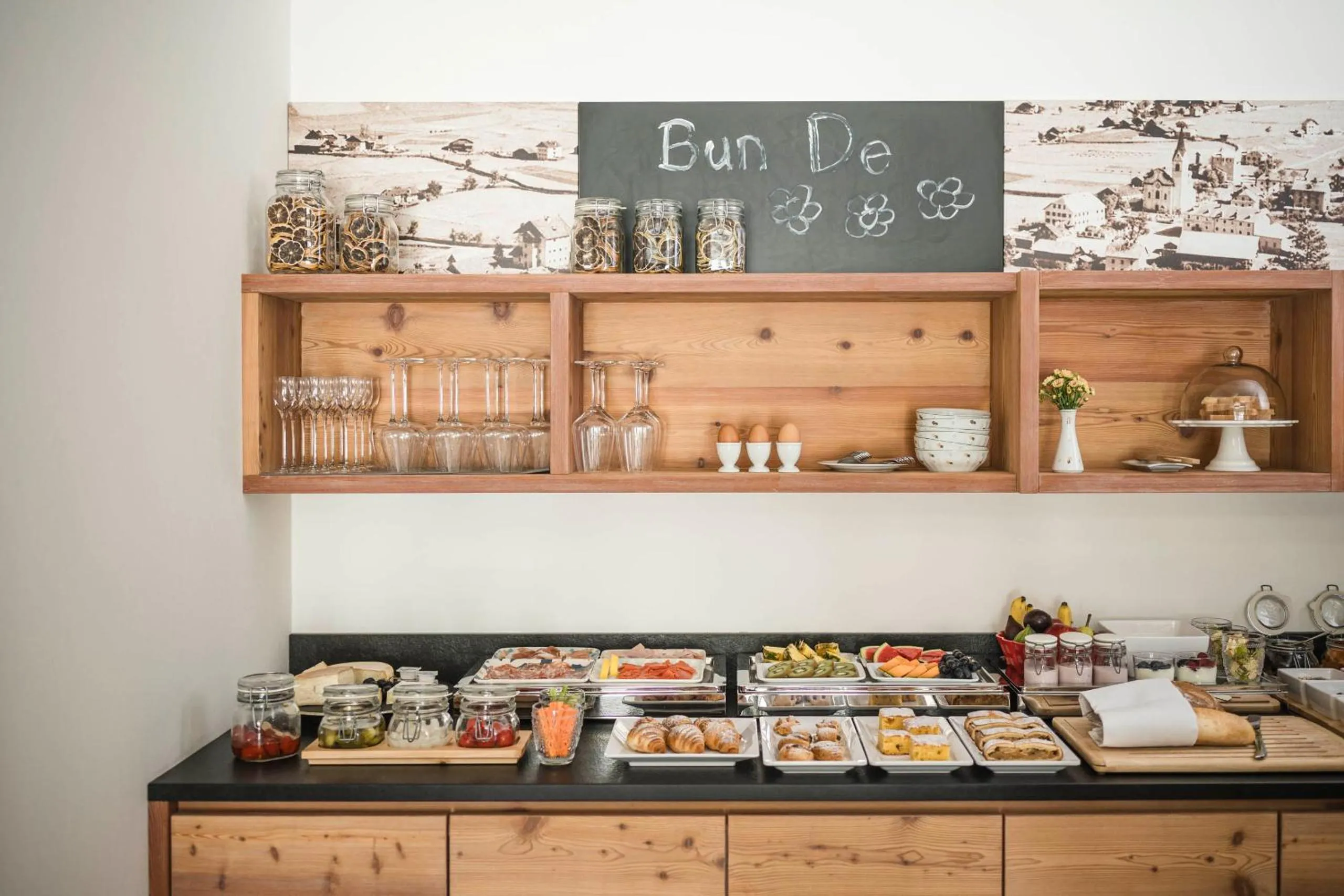 Buffet breakfast in Christophorus Mountain Residence