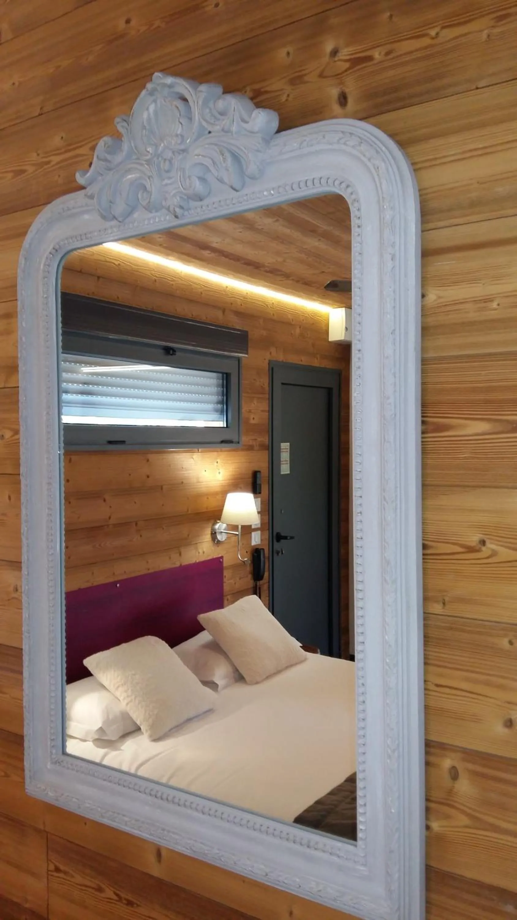 Photo of the whole room, Bed in Bio-Motel