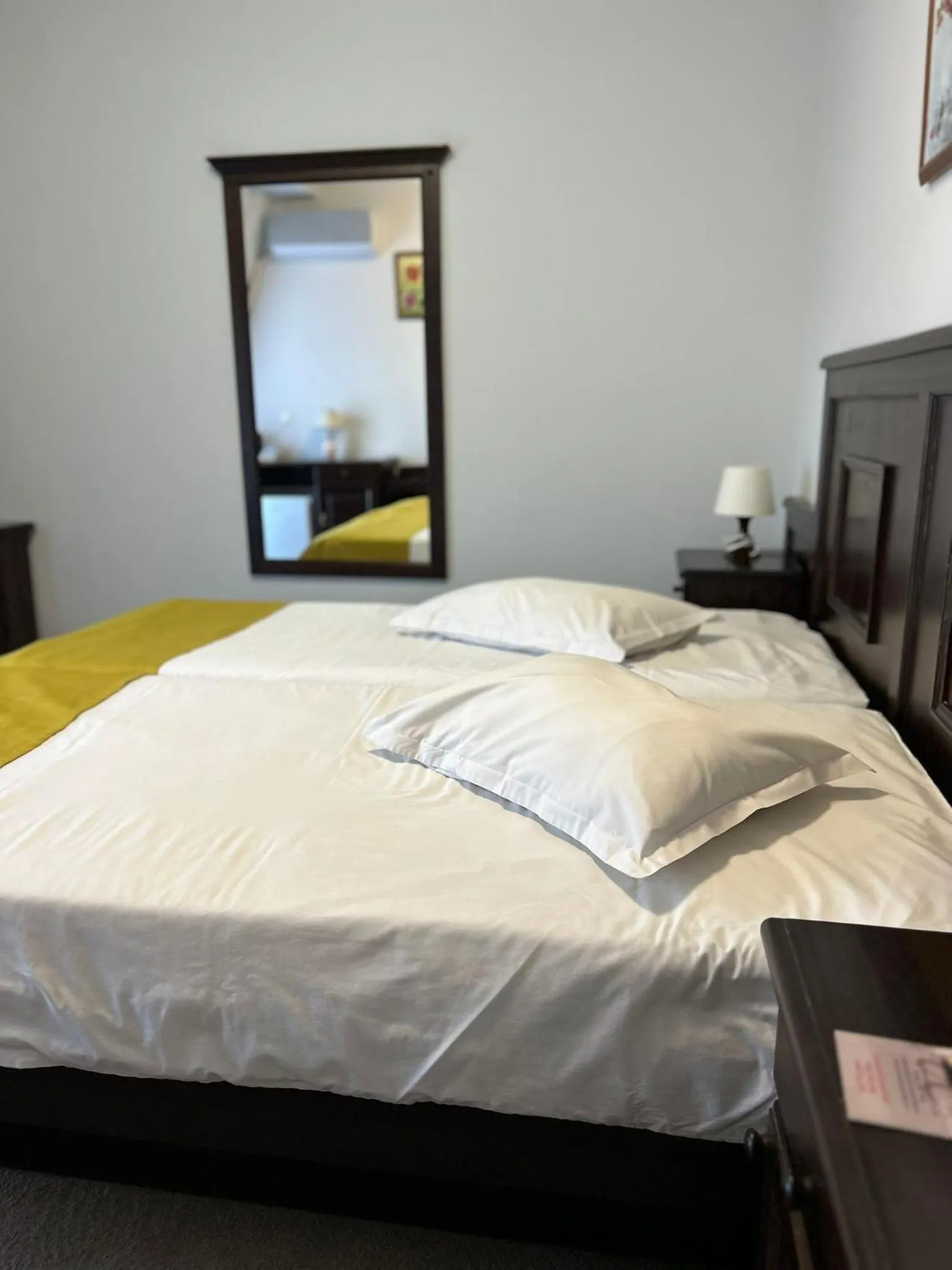 Photo of the whole room, Bed in Hotel Clasic