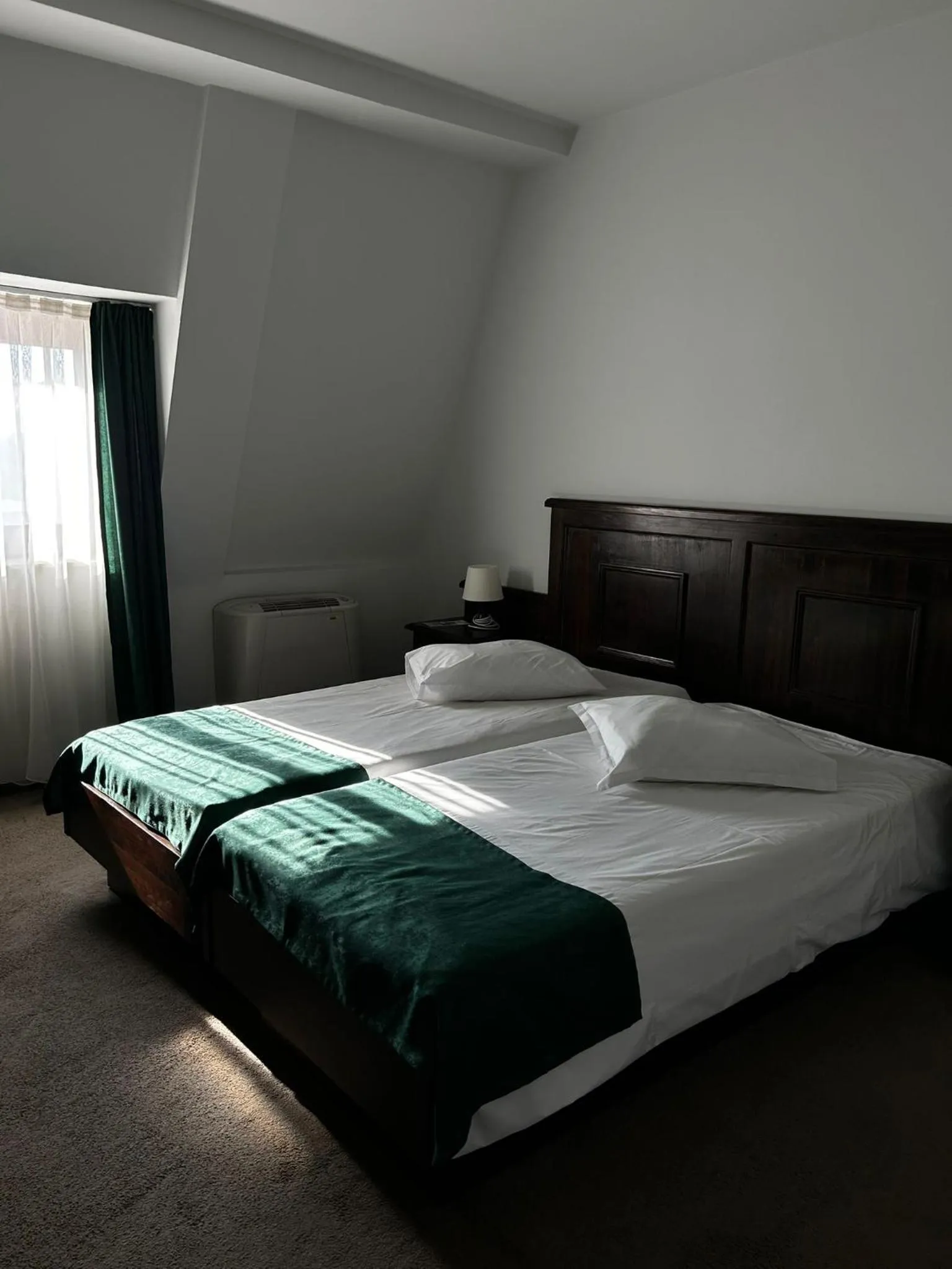 Photo of the whole room, Bed in Hotel Clasic