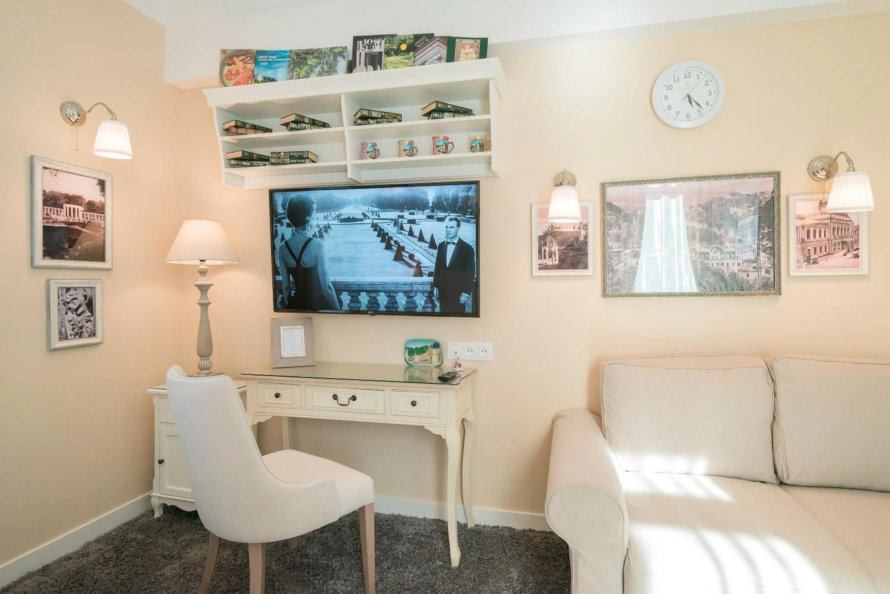 Seating area in Revelton Studios Františkovy Lázně