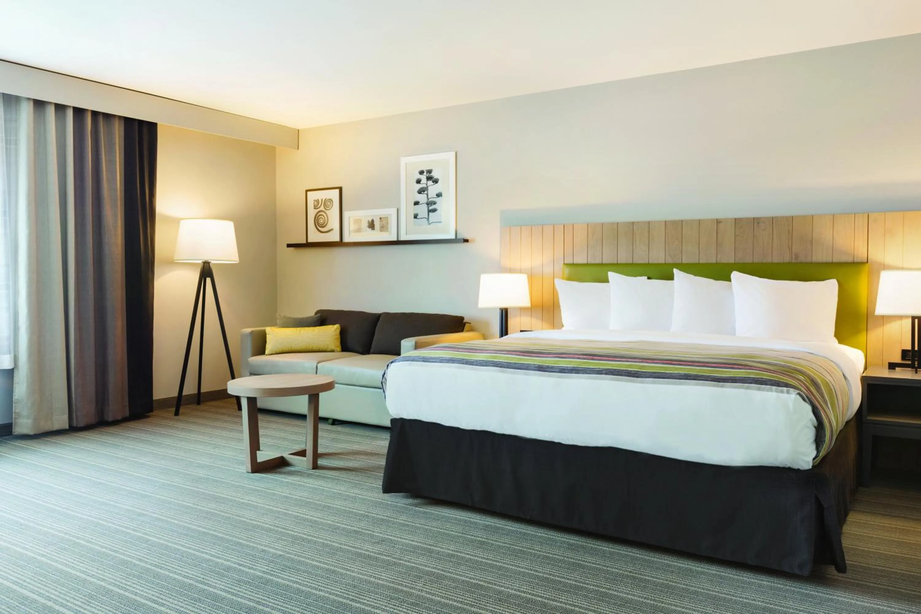 Bed in Country Inn & Suites by Radisson Ocean City