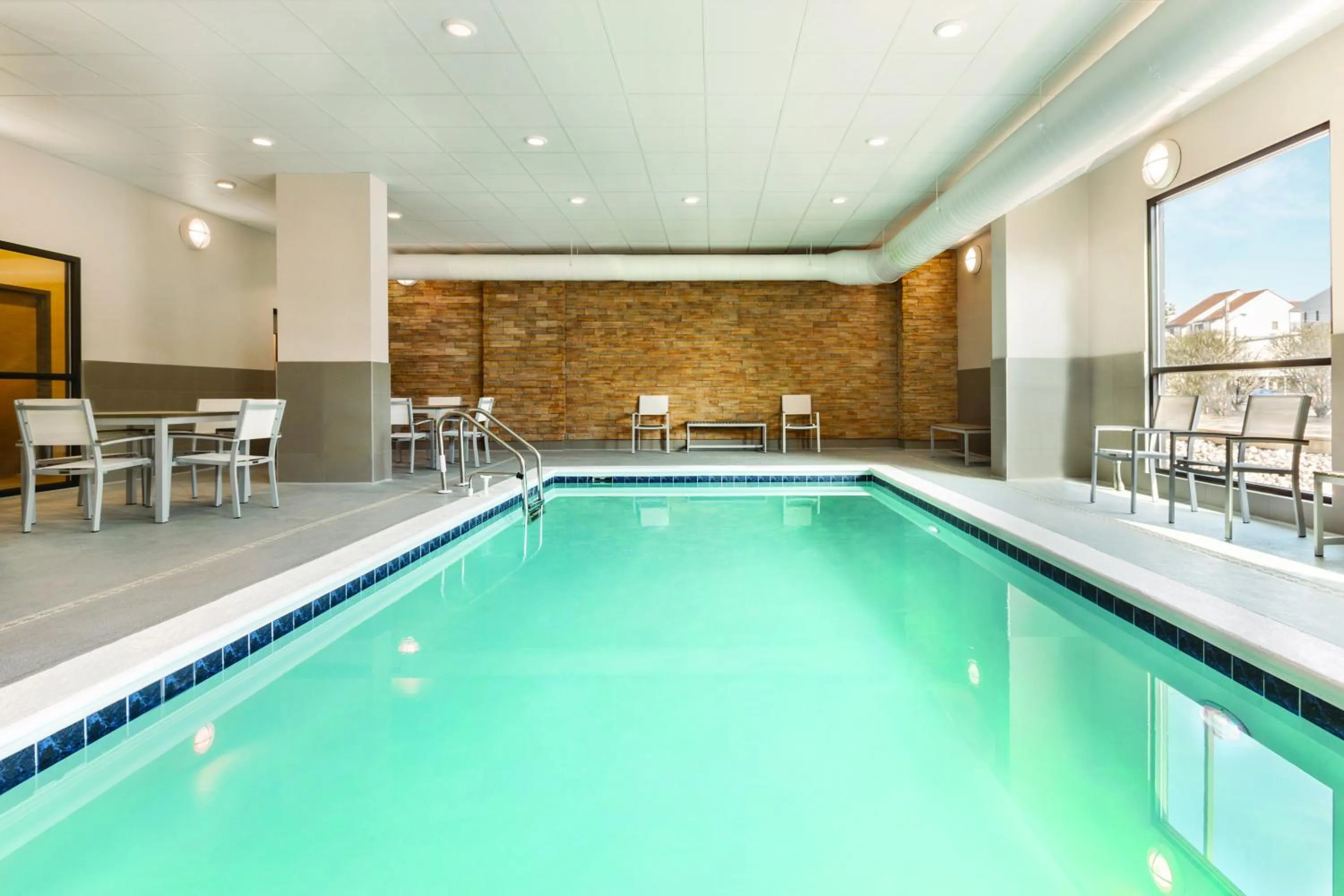 Swimming pool in Country Inn & Suites by Radisson Ocean City