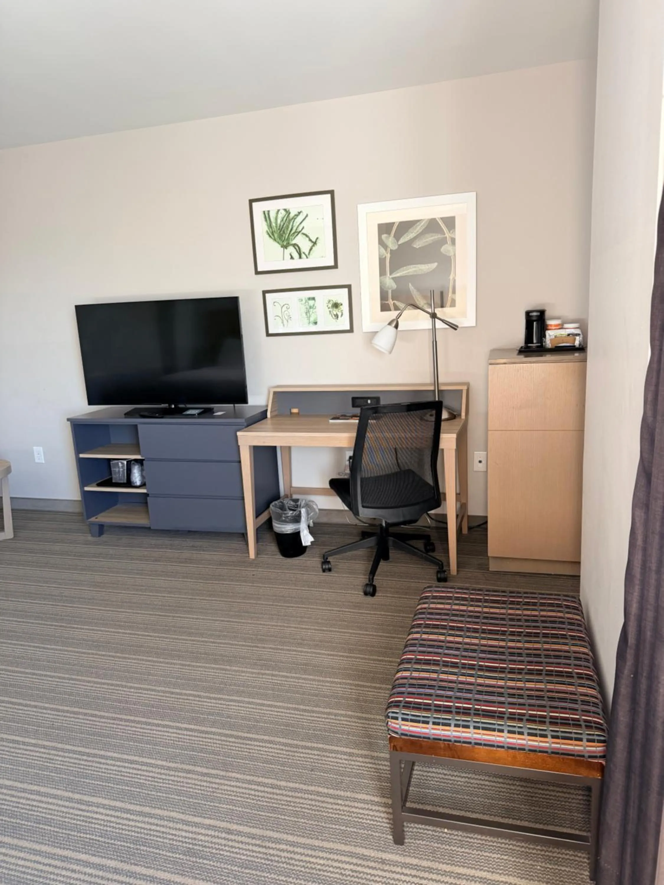 Living room in Country Inn & Suites by Radisson Ocean City