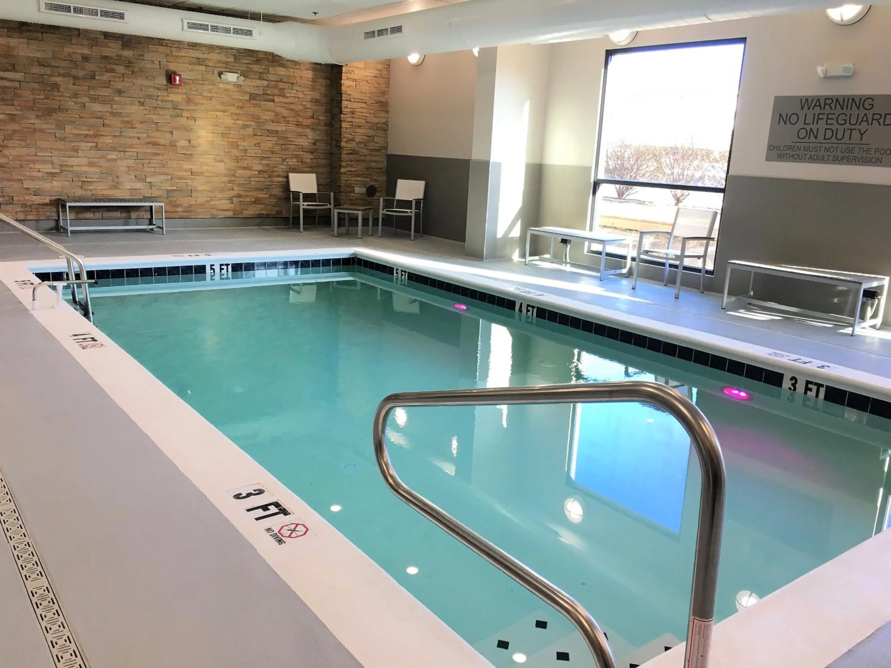Swimming pool in Country Inn & Suites by Radisson Ocean City