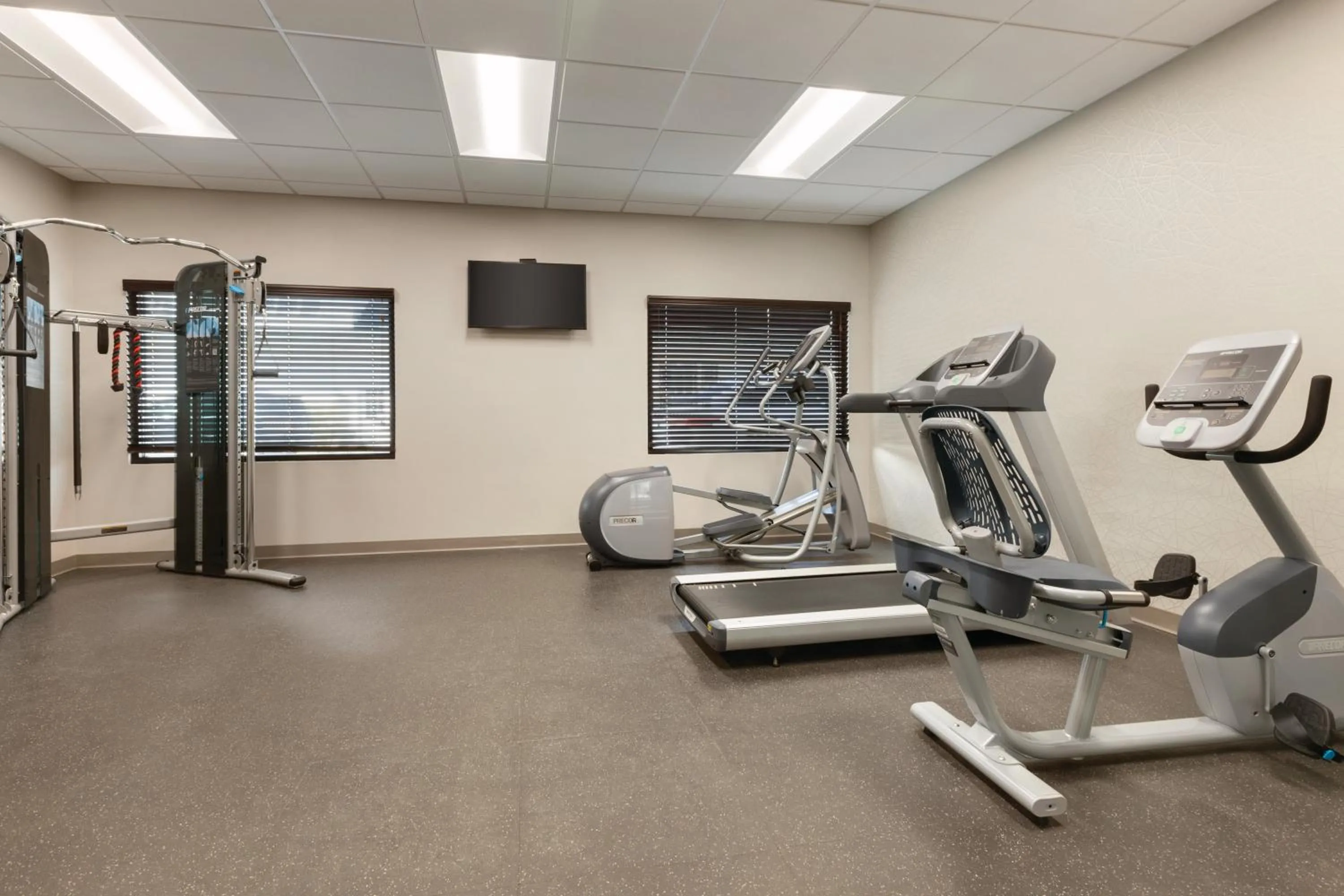 Fitness centre/facilities in Country Inn & Suites by Radisson Ocean City